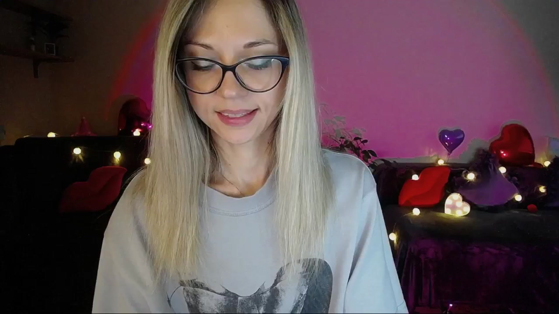 Gallery image thumbnail from Sunshine_alis's myfreecams stream on, 05/05/2025, 16:38 image 18 of 20