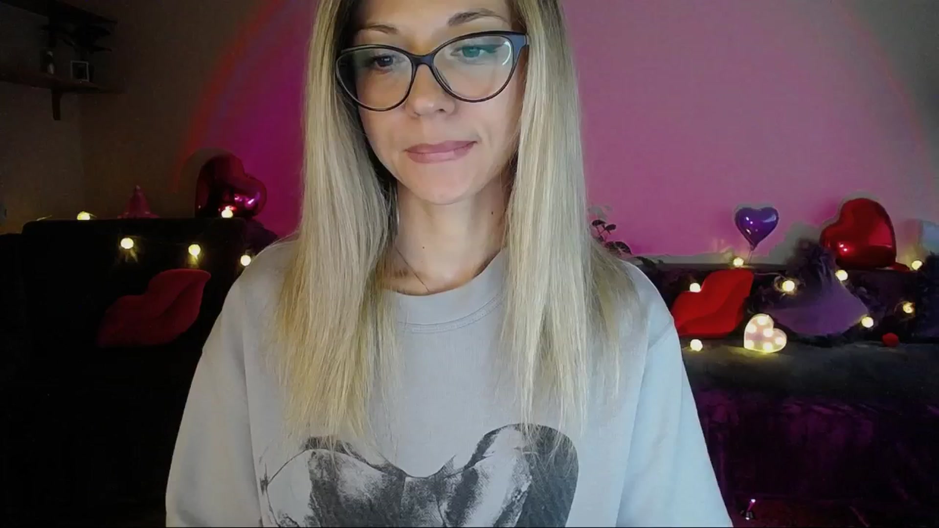 Gallery image thumbnail from Sunshine_alis's myfreecams stream on, 05/05/2025, 16:38 image 7 of 20
