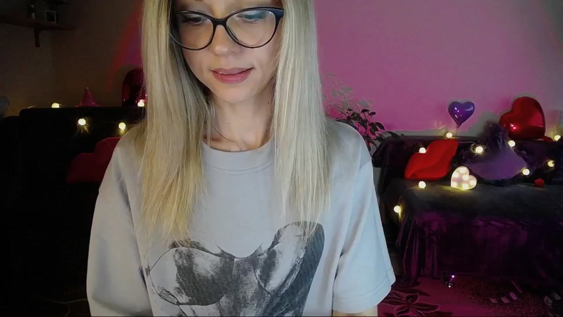 Gallery image thumbnail from Sunshine_alis's myfreecams stream on, 05/05/2025, 16:38 image 10 of 20