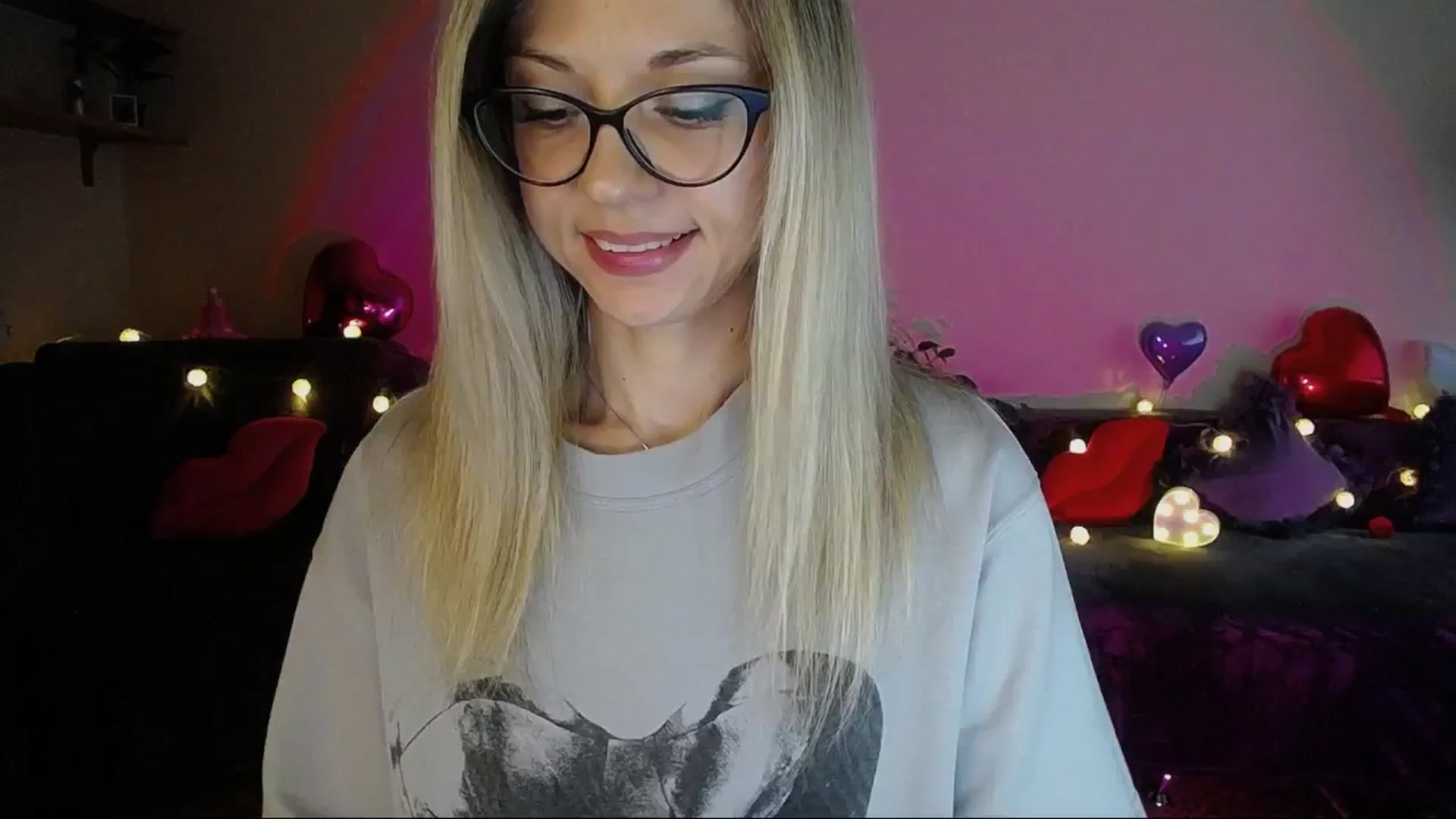 Gallery image thumbnail from Sunshine_alis's myfreecams stream on, 05/05/2025, 16:38 image 3 of 20
