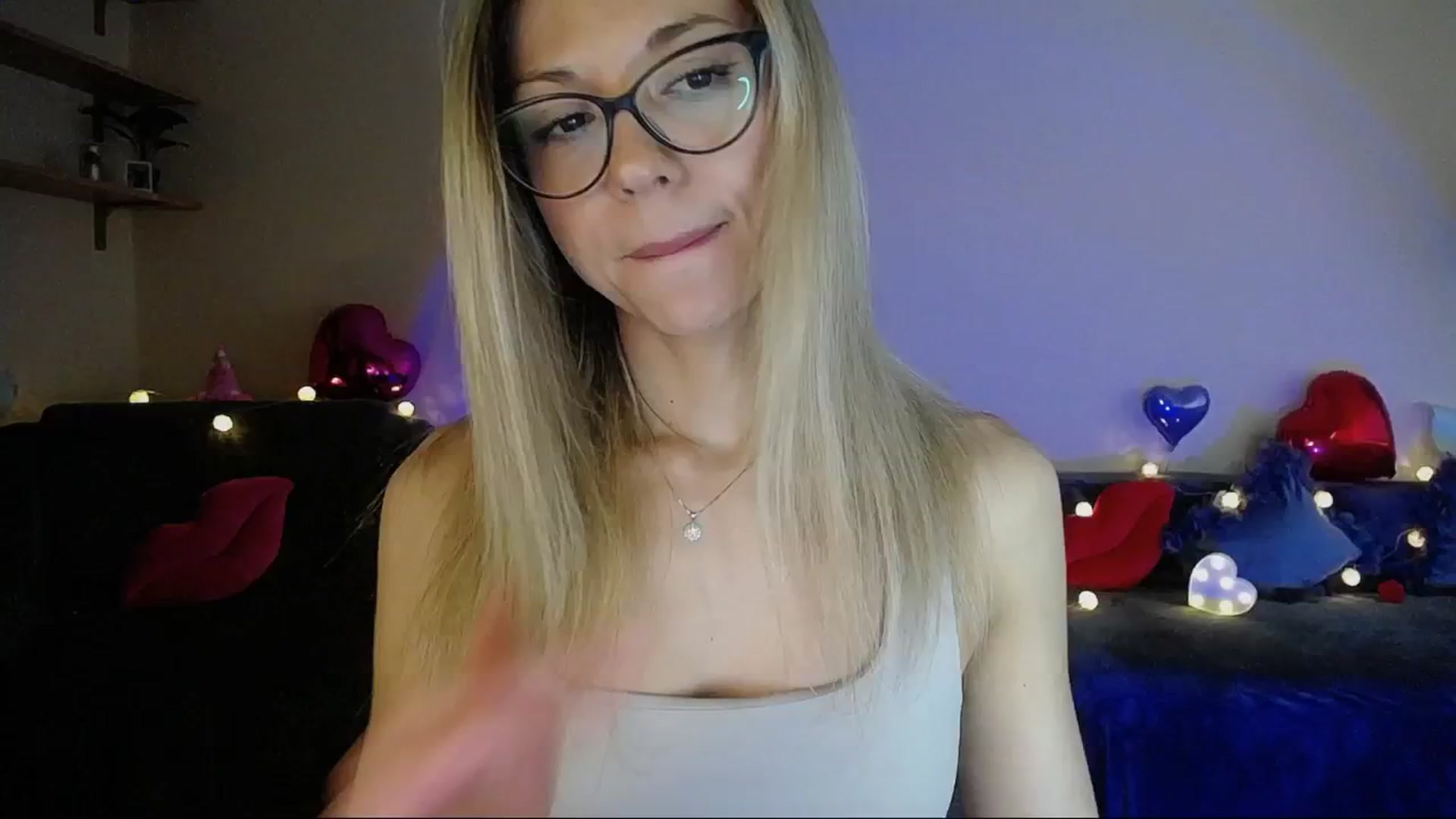 Gallery image thumbnail from Sunshine_alis's myfreecams stream on, 05/06/2025, 15:50 image 18 of 20