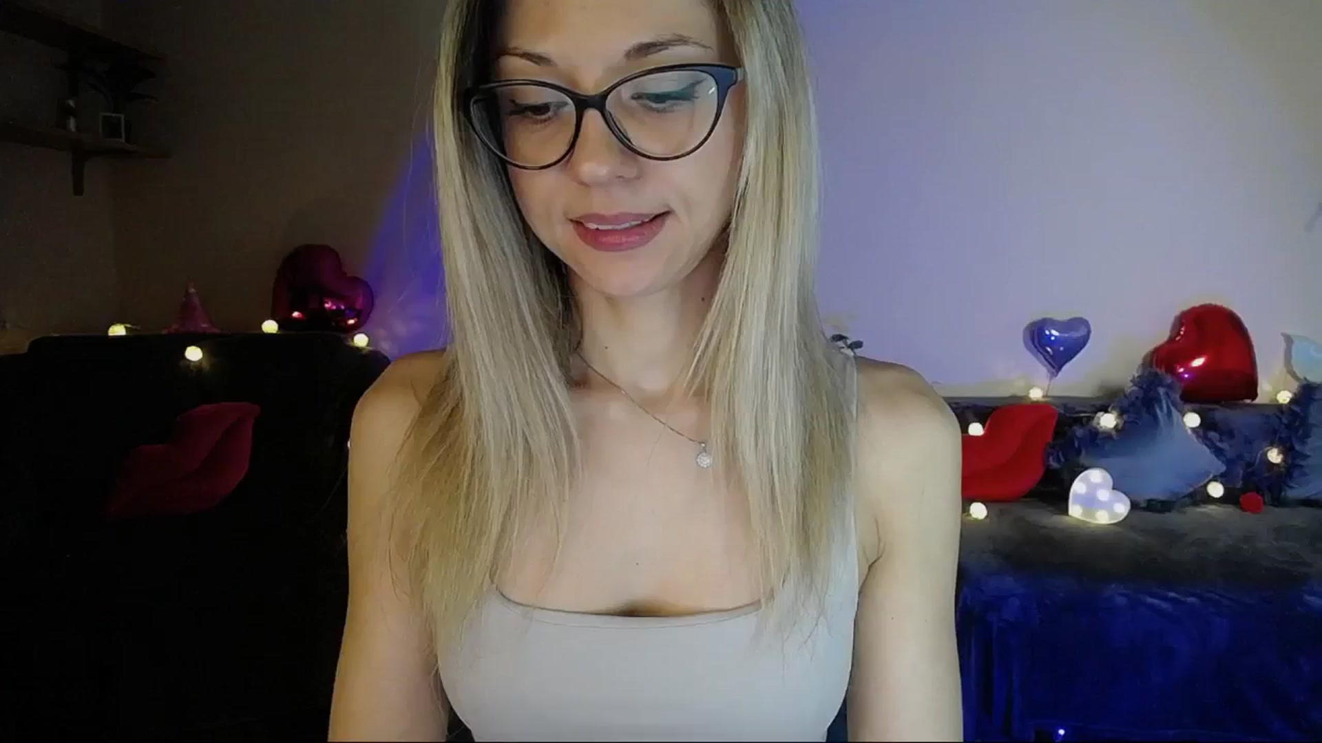 Gallery image thumbnail from Sunshine_alis's myfreecams stream on, 05/06/2025, 17:15 image 12 of 20