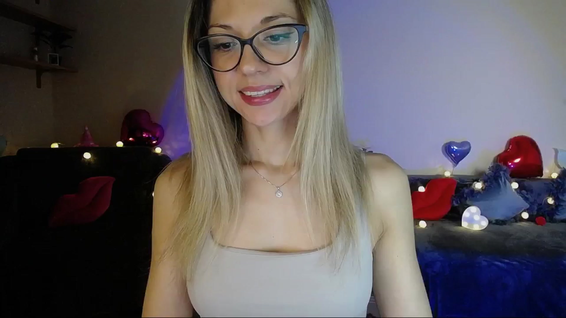 Gallery image thumbnail from Sunshine_alis's myfreecams stream on, 05/06/2025, 17:15 image 9 of 20