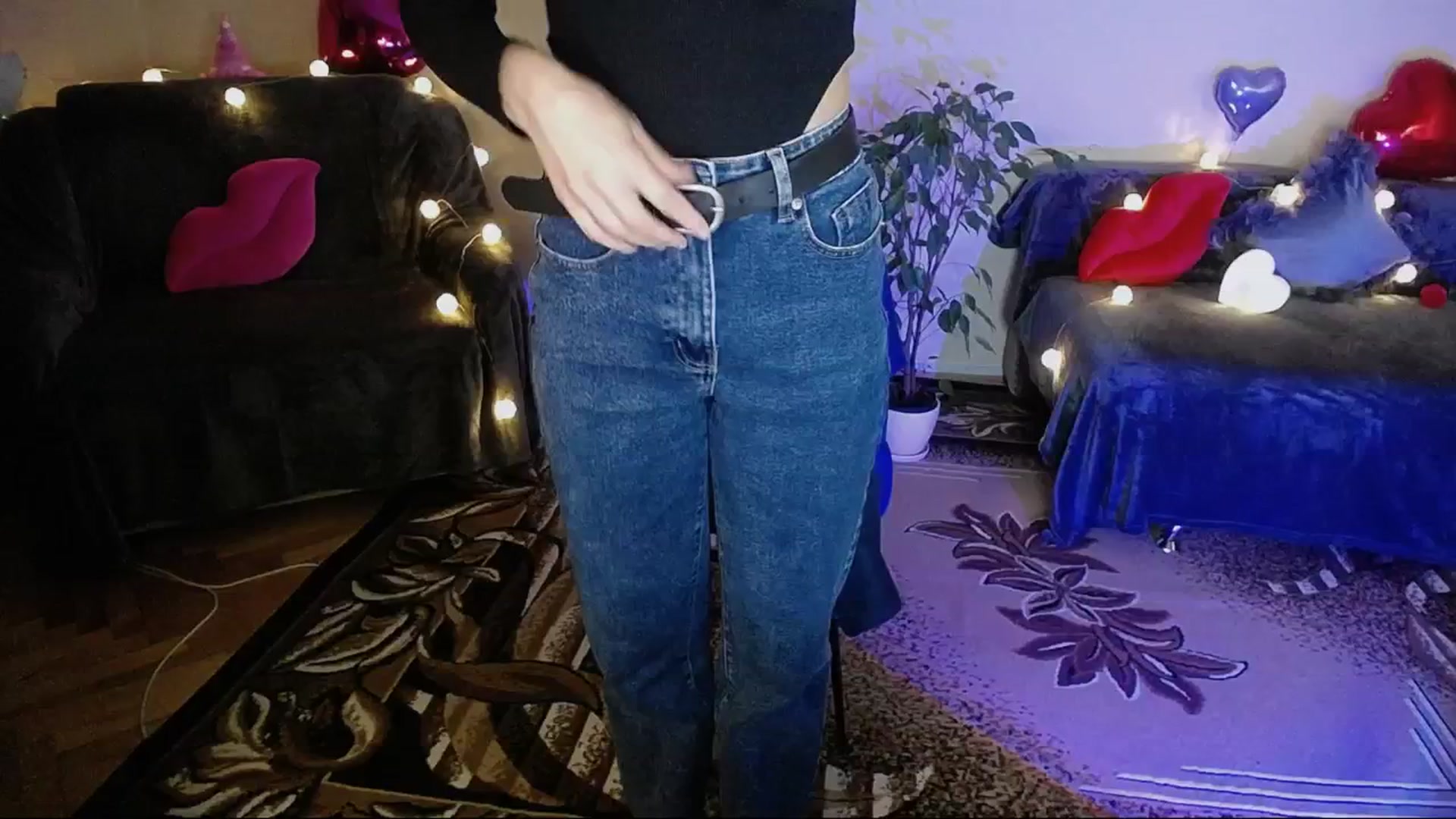 Gallery image thumbnail from Sunshine_alis's myfreecams stream on, 05/07/2025, 19:05 image 12 of 20