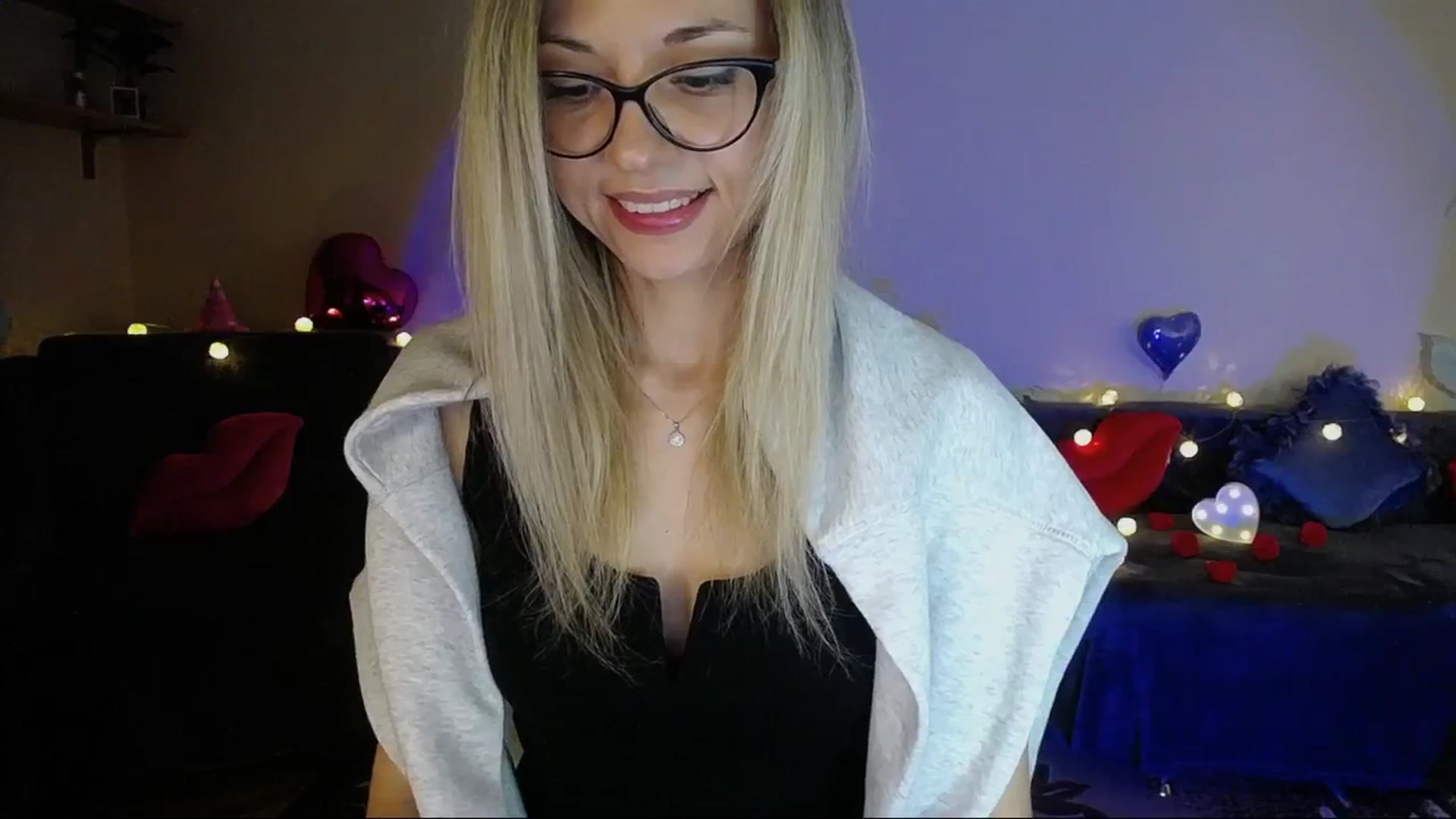 Gallery image thumbnail from Sunshine_alis's myfreecams stream on, 05/09/2025, 19:22 image 9 of 20