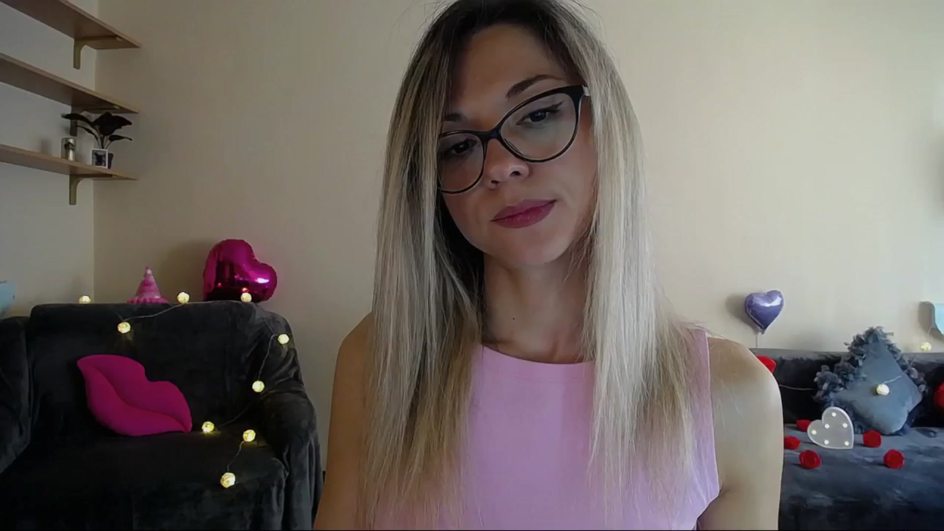 Gallery image thumbnail from Sunshine_alis's myfreecams stream on, 05/14/2025, 16:00 image 12 of 20