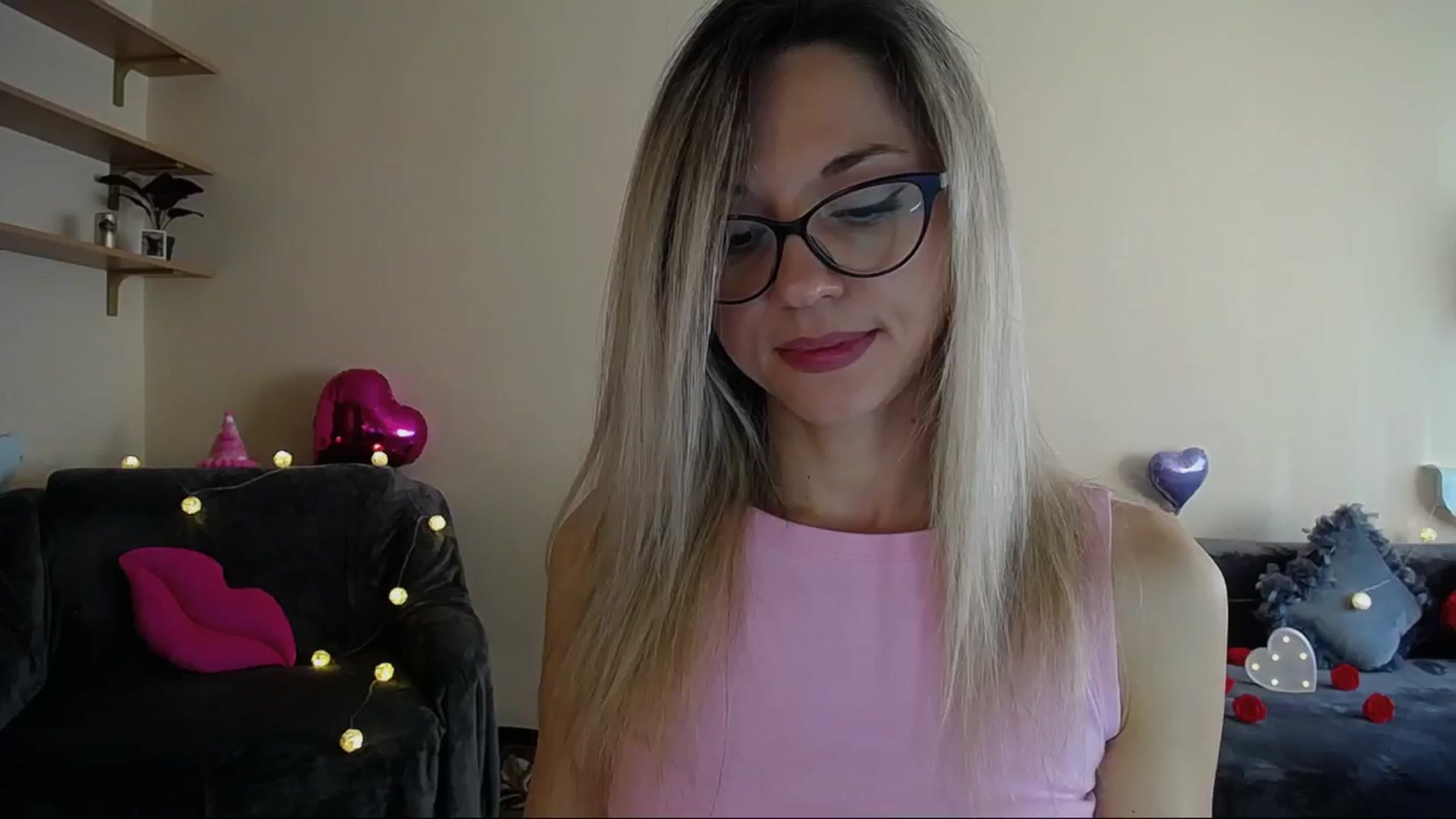 Gallery image thumbnail from Sunshine_alis's myfreecams stream on, 05/14/2025, 16:00 image 13 of 20