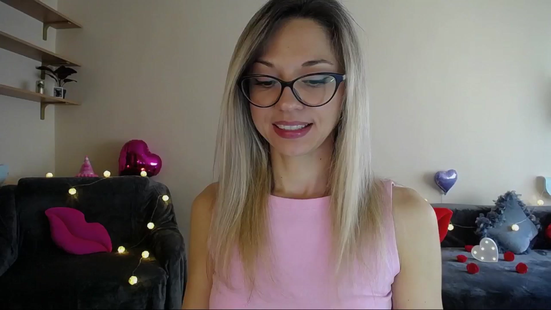 Gallery image thumbnail from Sunshine_alis's myfreecams stream on, 05/14/2025, 16:00 image 11 of 20