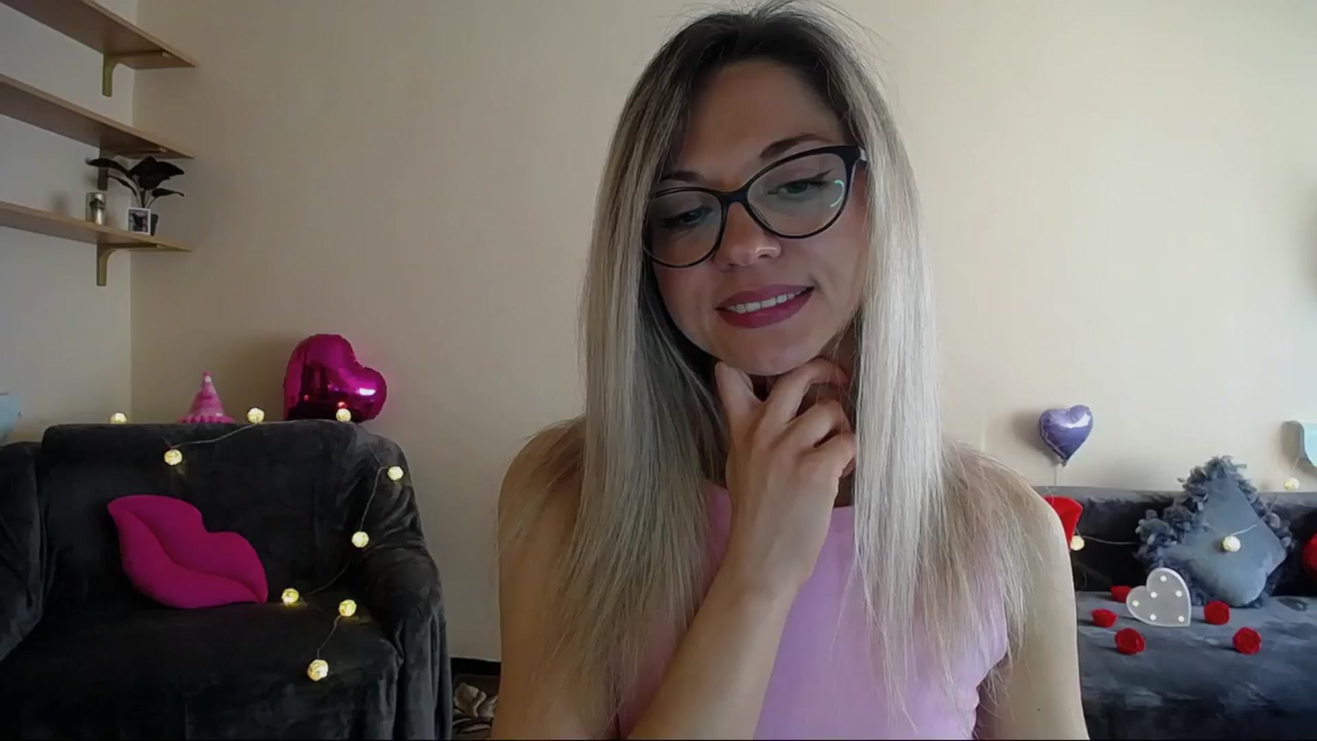 Gallery image thumbnail from Sunshine_alis's myfreecams stream on, 05/14/2025, 16:00 image 6 of 20