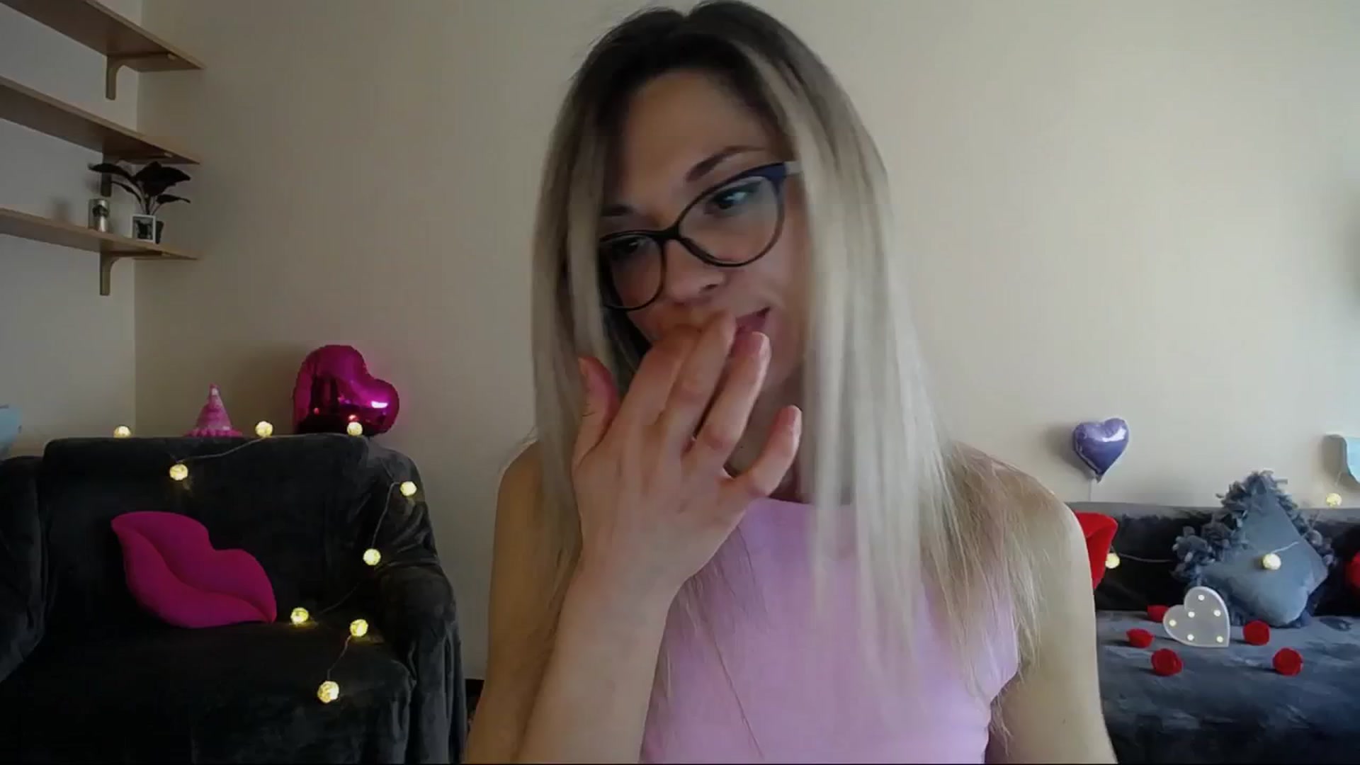 Gallery image thumbnail from Sunshine_alis's myfreecams stream on, 05/14/2025, 16:00 image 5 of 20
