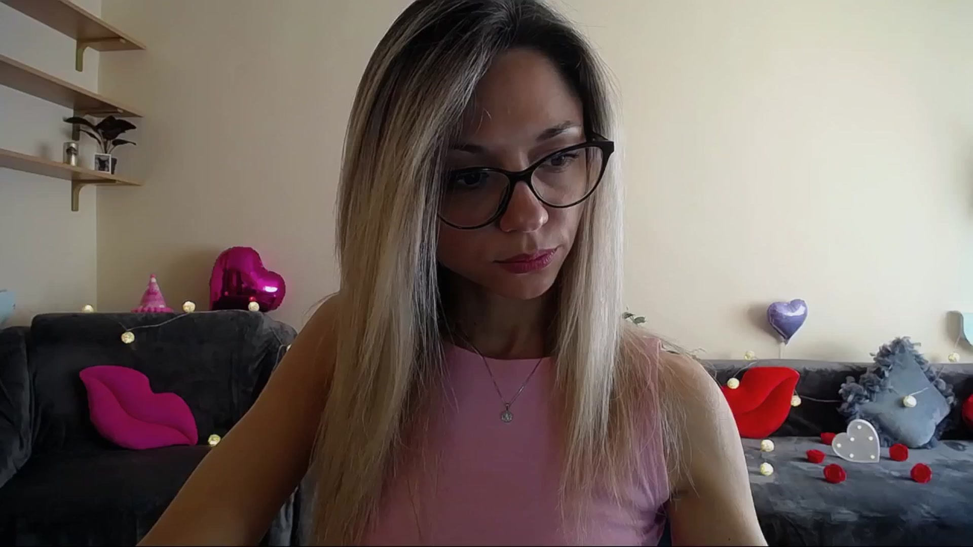 Gallery image thumbnail from Sunshine_alis's myfreecams stream on, 05/14/2025, 16:00 image 2 of 20
