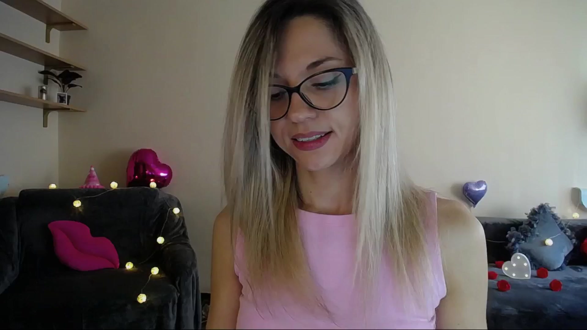 Gallery image thumbnail from Sunshine_alis's myfreecams stream on, 05/14/2025, 16:00 image 14 of 20