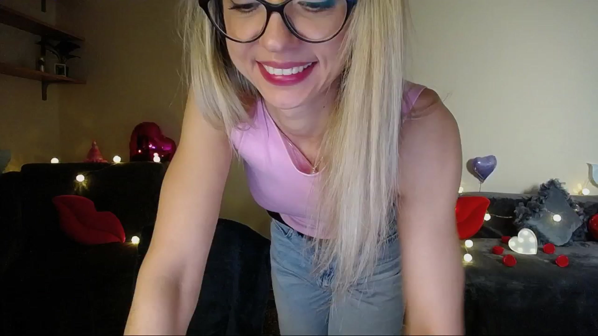 Gallery image thumbnail from Sunshine_alis's myfreecams stream on, 05/14/2025, 18:34 image 9 of 20