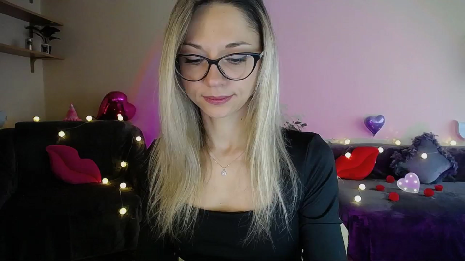 Gallery image thumbnail from Sunshine_alis's myfreecams stream on, 05/16/2025, 15:28 image 6 of 20
