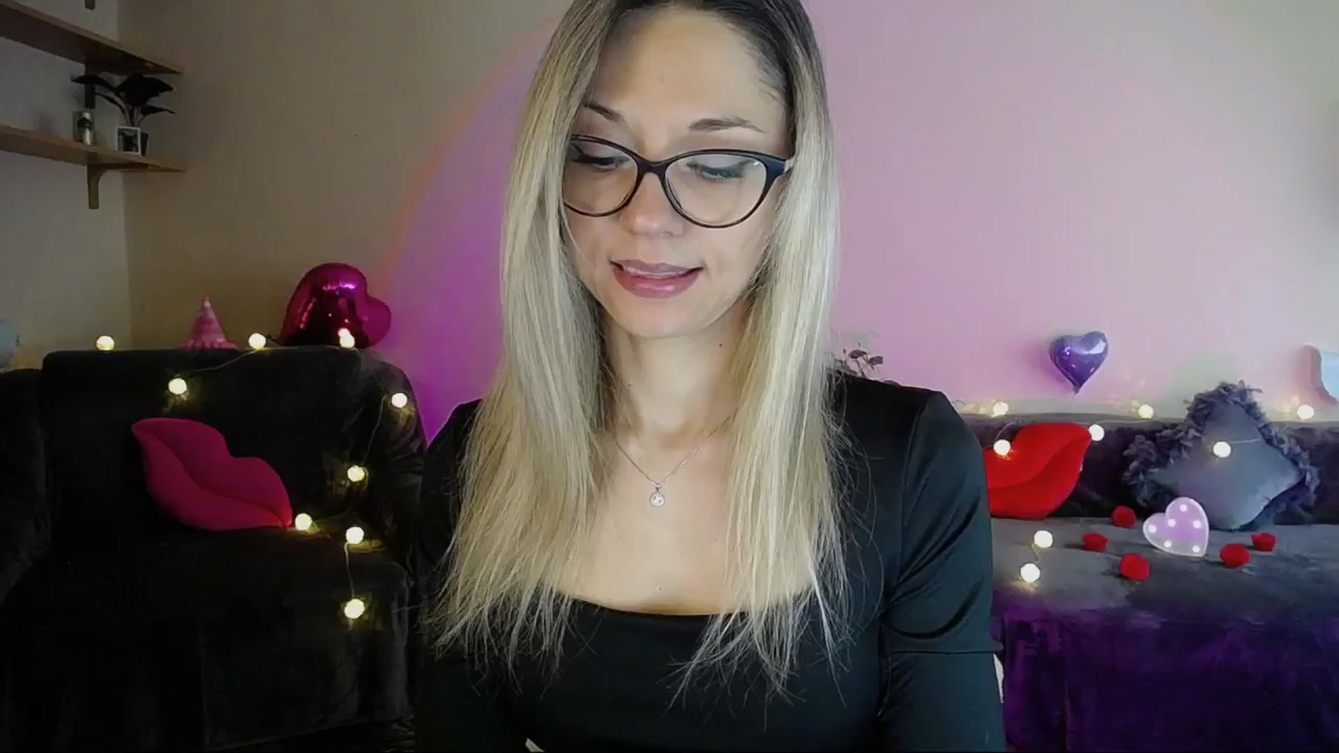 Gallery image thumbnail from Sunshine_alis's myfreecams stream on, 05/16/2025, 15:28 image 3 of 20