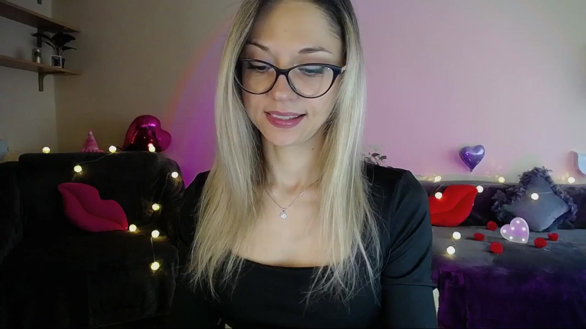 Gallery image thumbnail from Sunshine_alis's myfreecams stream on, 05/16/2025, 15:28 image 2 of 20