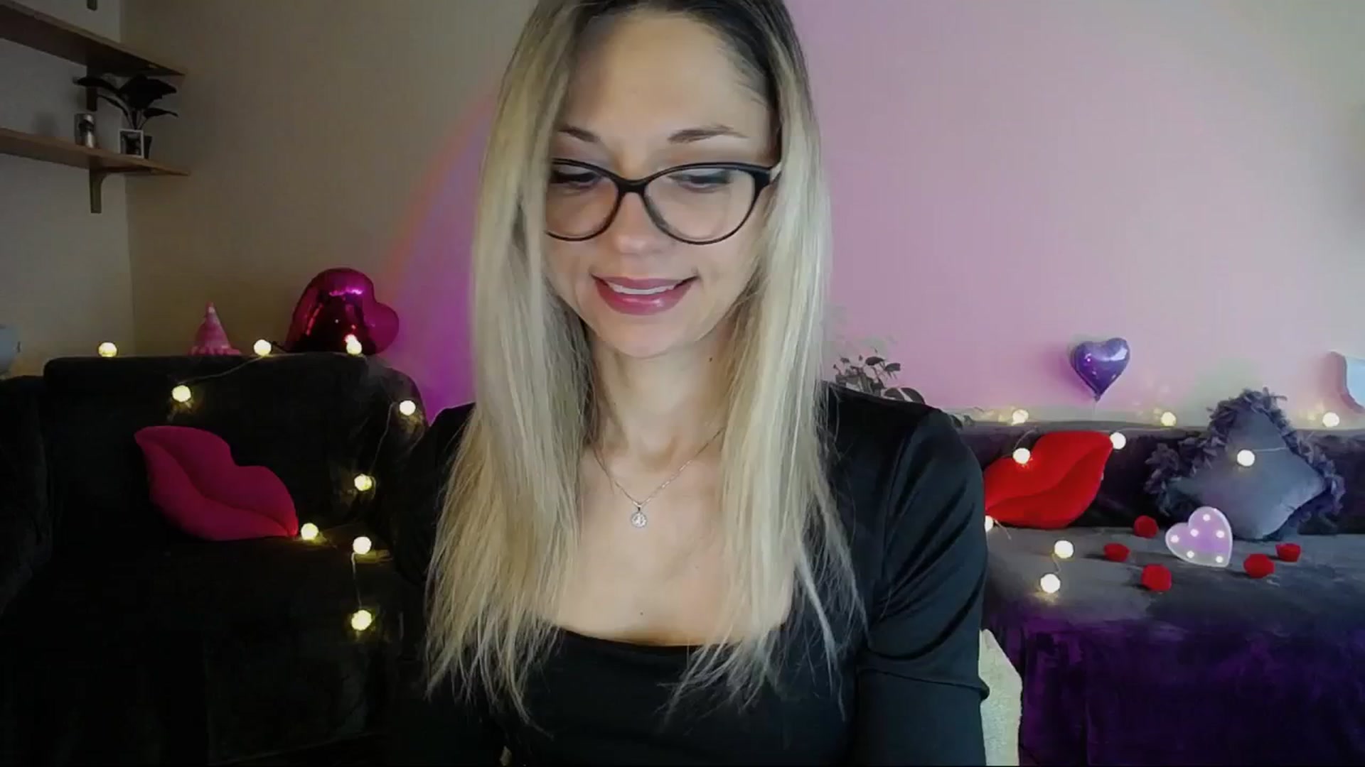 Gallery image thumbnail from Sunshine_alis's myfreecams stream on, 05/16/2025, 15:28 image 1 of 20