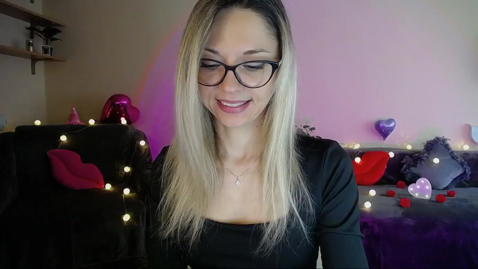 Gallery image thumbnail from Sunshine_alis's myfreecams stream on, 05/16/2025, 15:28 image 8 of 20
