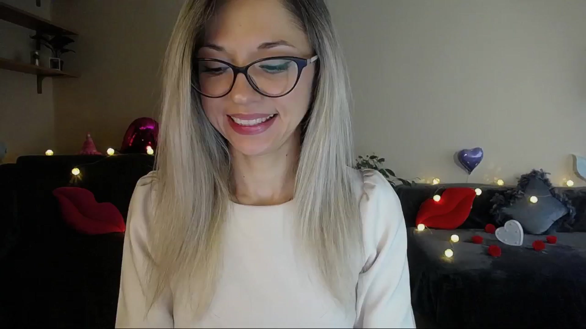 Gallery image thumbnail from Sunshine_alis's myfreecams stream on, 05/17/2025, 16:11 image 7 of 20