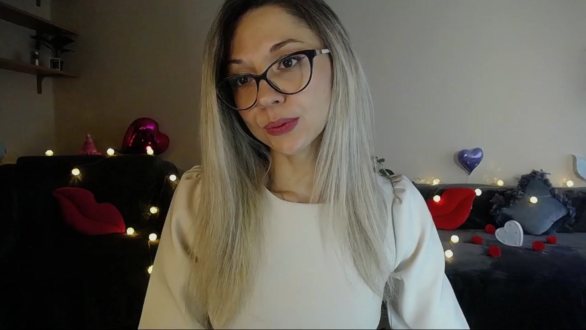 Gallery image thumbnail from Sunshine_alis's myfreecams stream on, 05/17/2025, 16:11 image 1 of 20