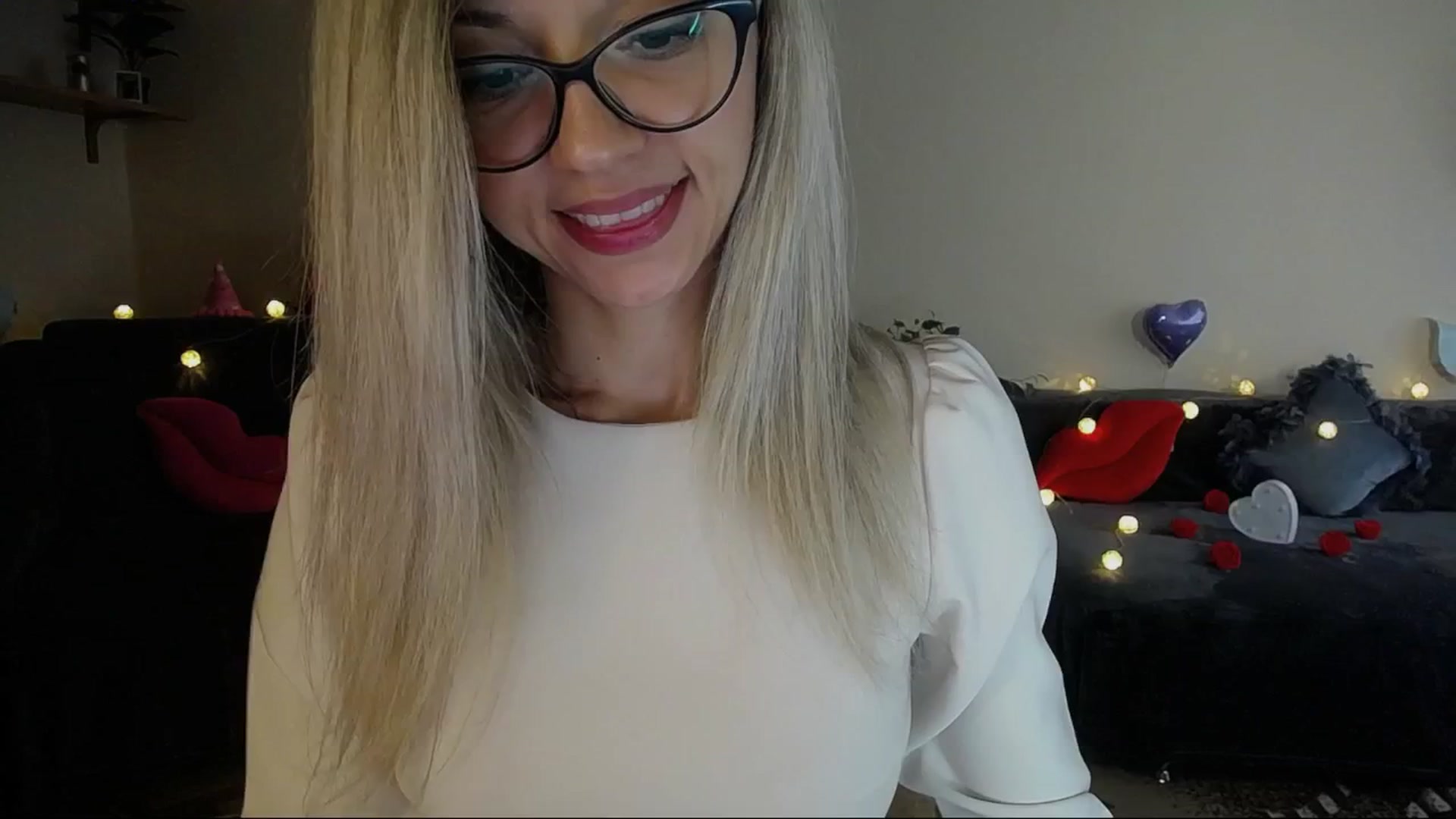 Gallery image thumbnail from Sunshine_alis's myfreecams stream on, 05/17/2025, 16:11 image 14 of 20