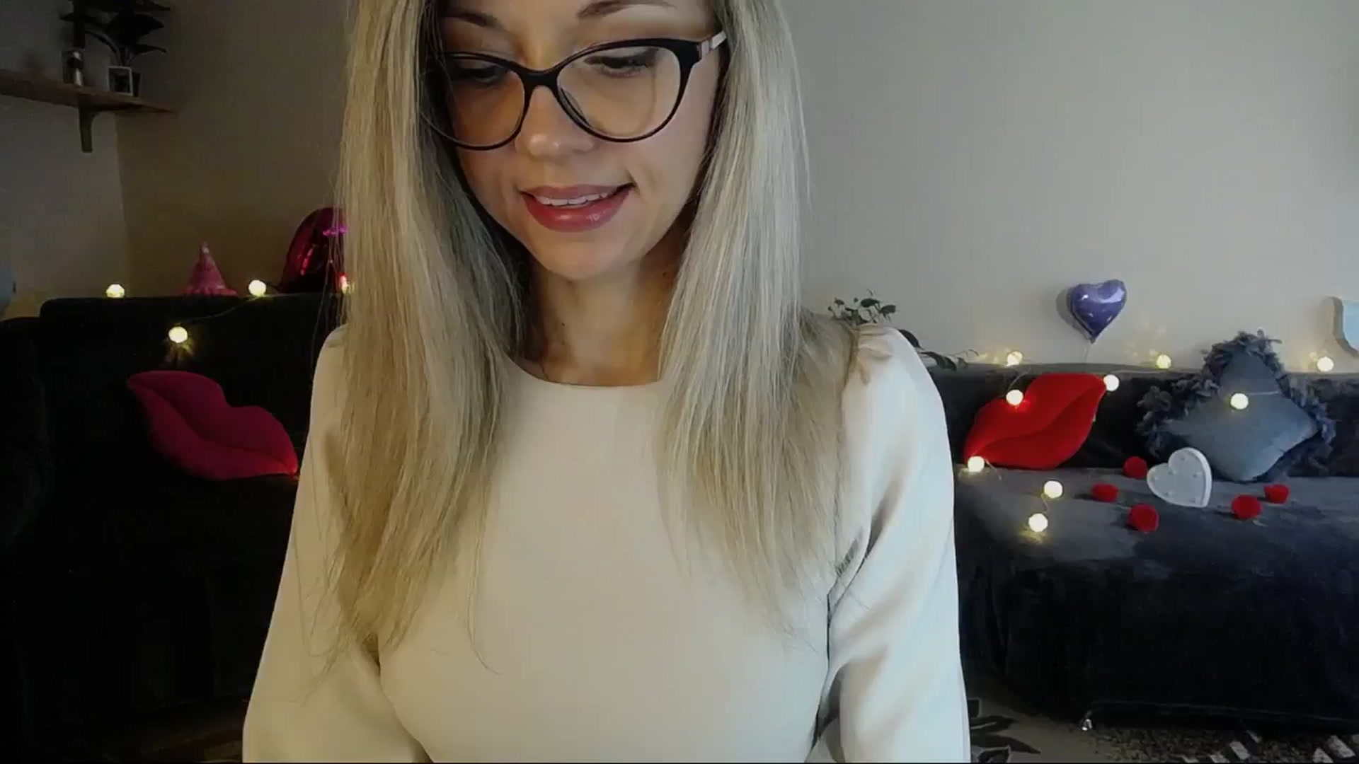 Gallery image thumbnail from Sunshine_alis's myfreecams stream on, 05/17/2025, 16:11 image 17 of 20