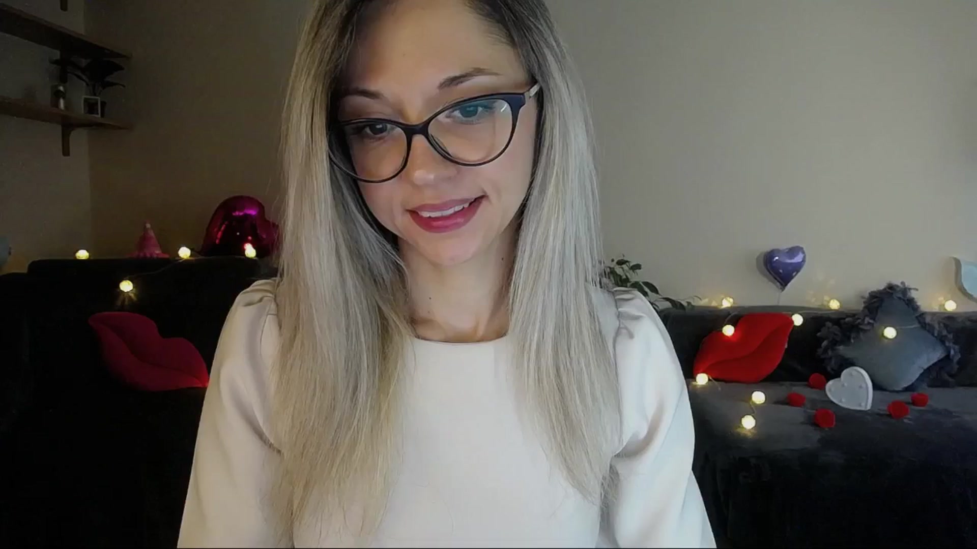 Gallery image thumbnail from Sunshine_alis's myfreecams stream on, 05/17/2025, 16:11 image 6 of 20