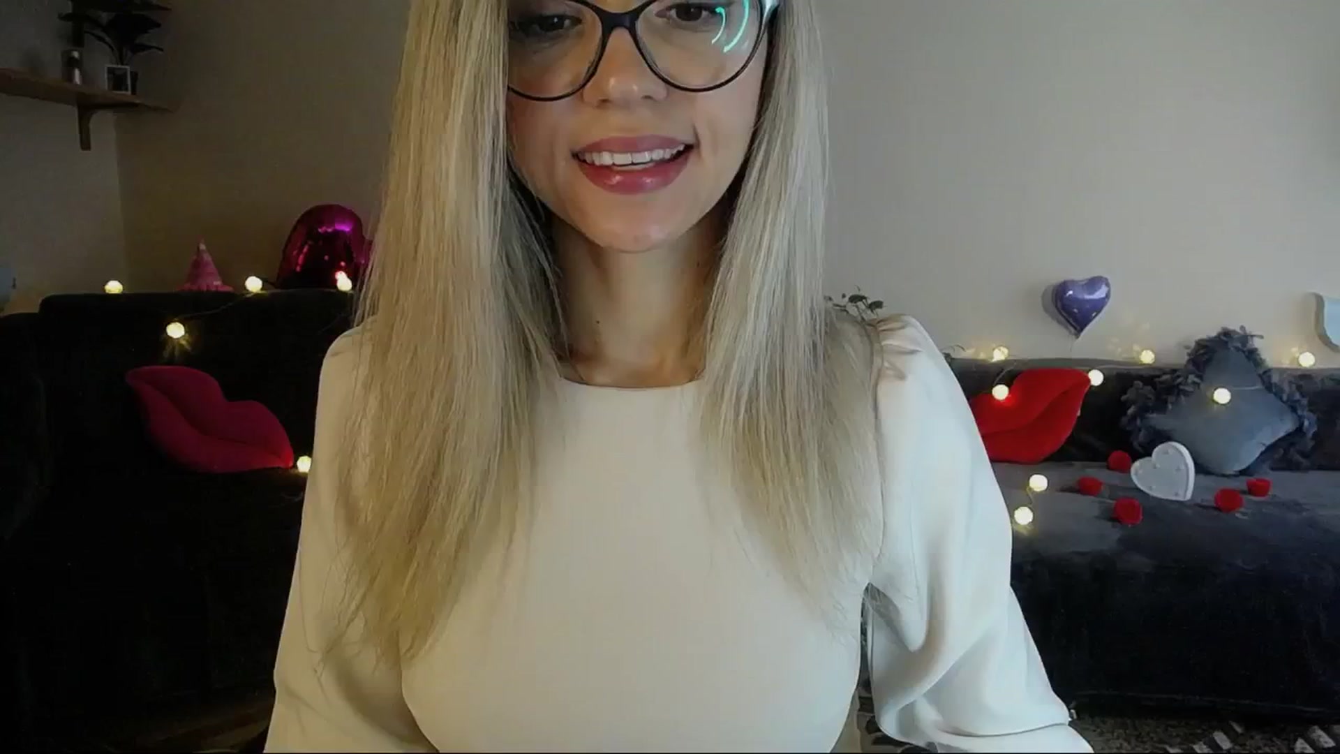 Gallery image thumbnail from Sunshine_alis's myfreecams stream on, 05/17/2025, 16:11 image 16 of 20