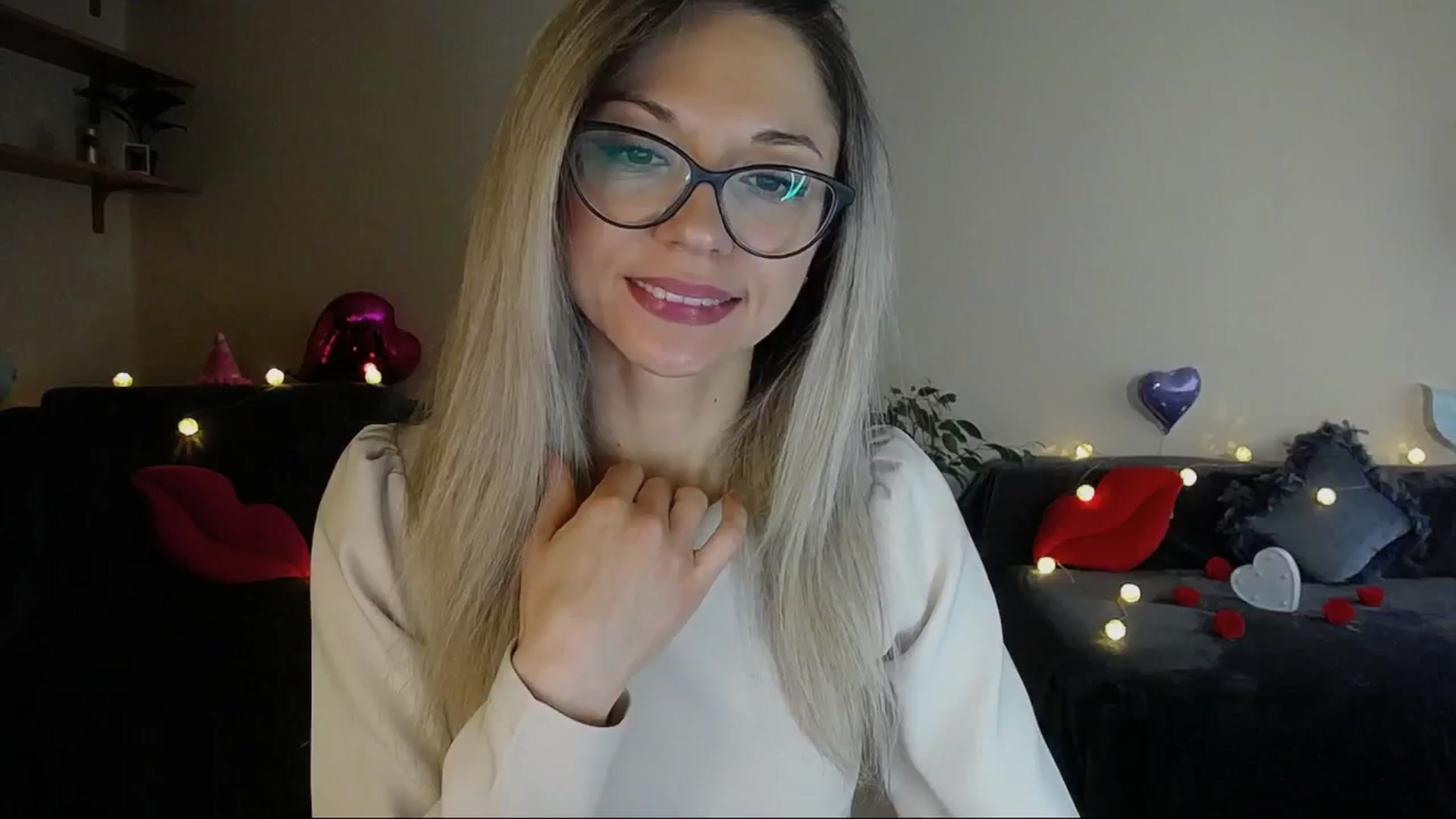 Gallery image thumbnail from Sunshine_alis's myfreecams stream on, 05/17/2025, 16:11 image 2 of 20
