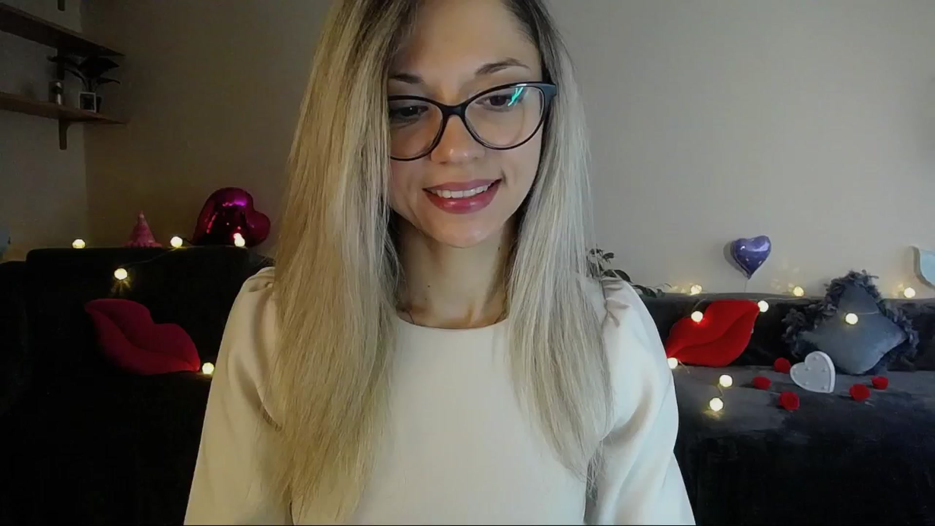 Gallery image thumbnail from Sunshine_alis's myfreecams stream on, 05/17/2025, 16:11 image 8 of 20