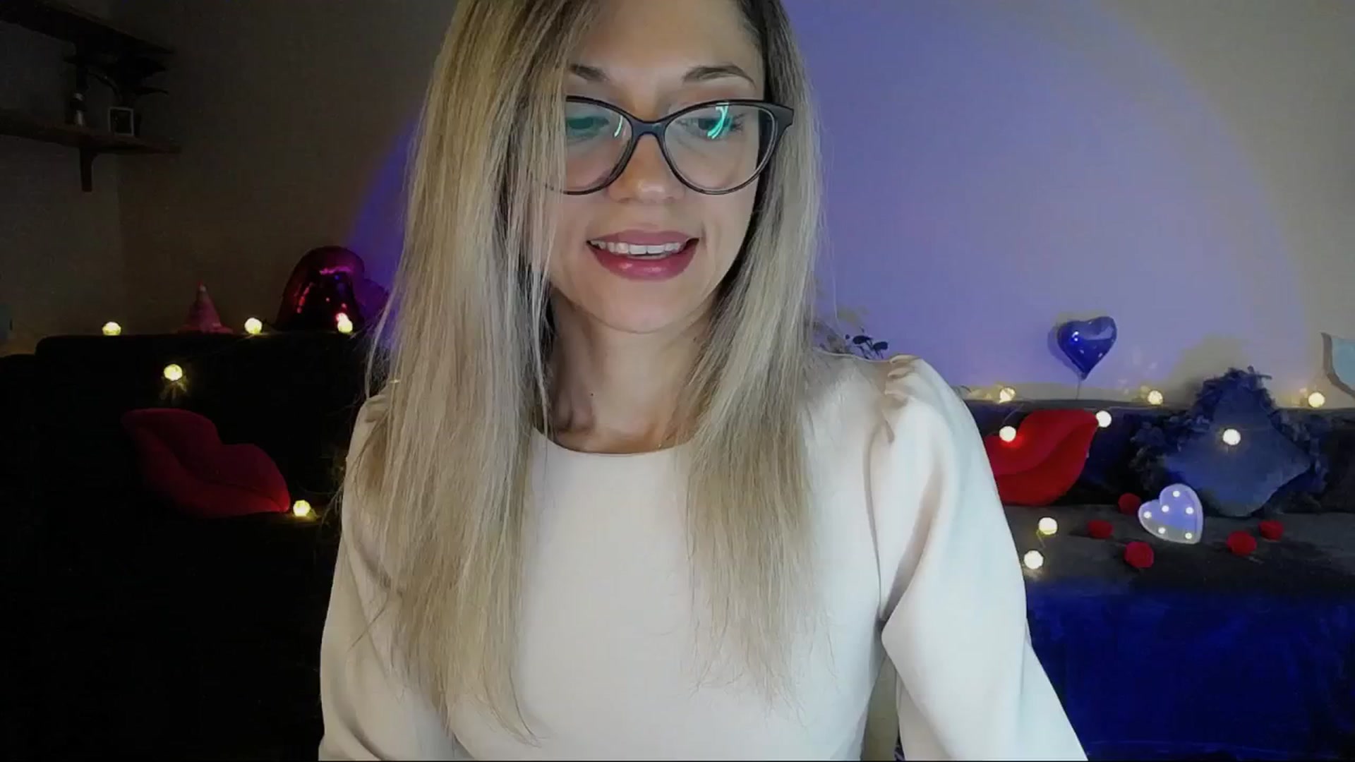 Gallery image thumbnail from Sunshine_alis's myfreecams stream on, 05/17/2025, 17:39 image 9 of 20