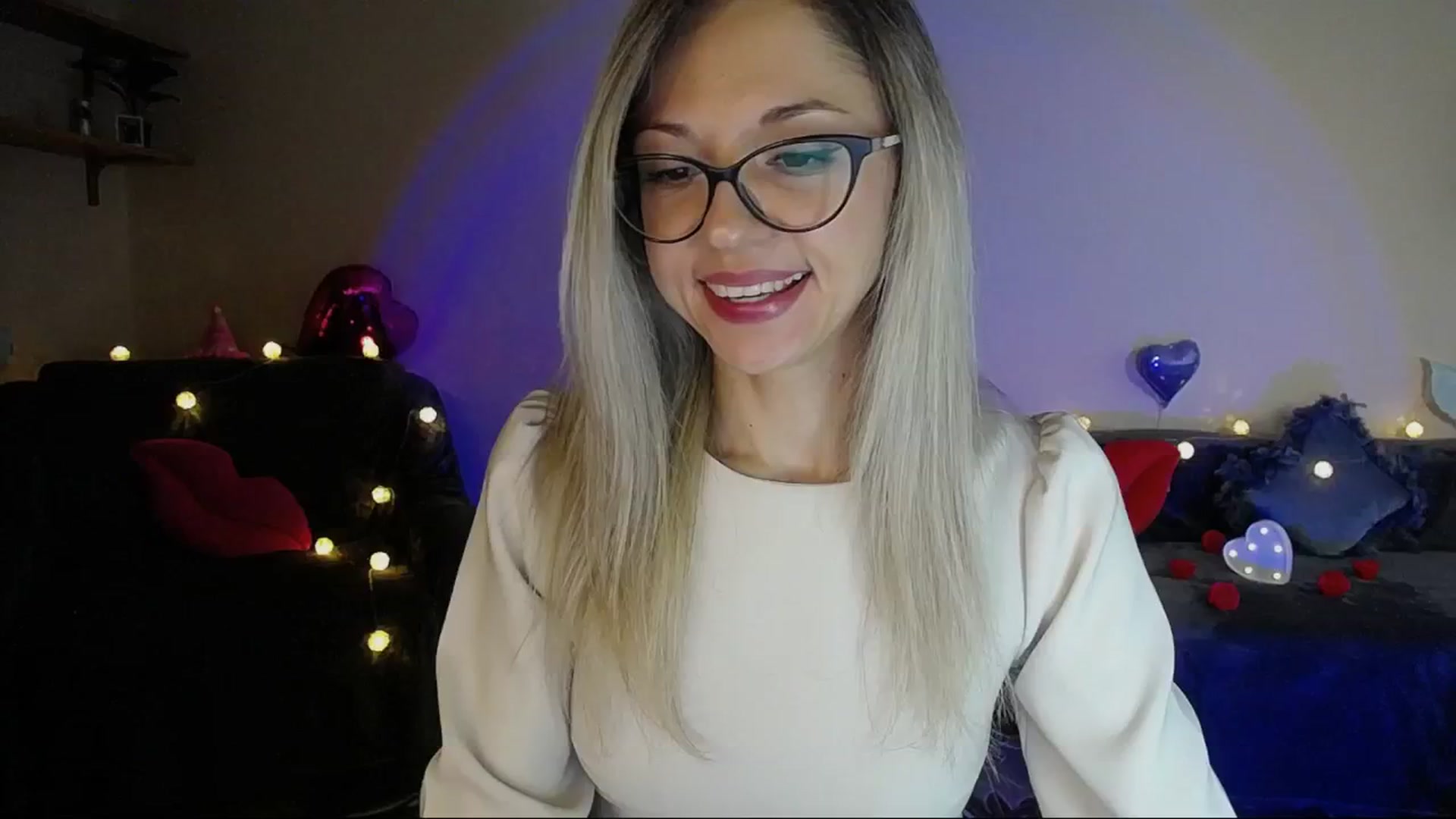 Gallery image thumbnail from Sunshine_alis's myfreecams stream on, 05/17/2025, 17:39 image 7 of 20