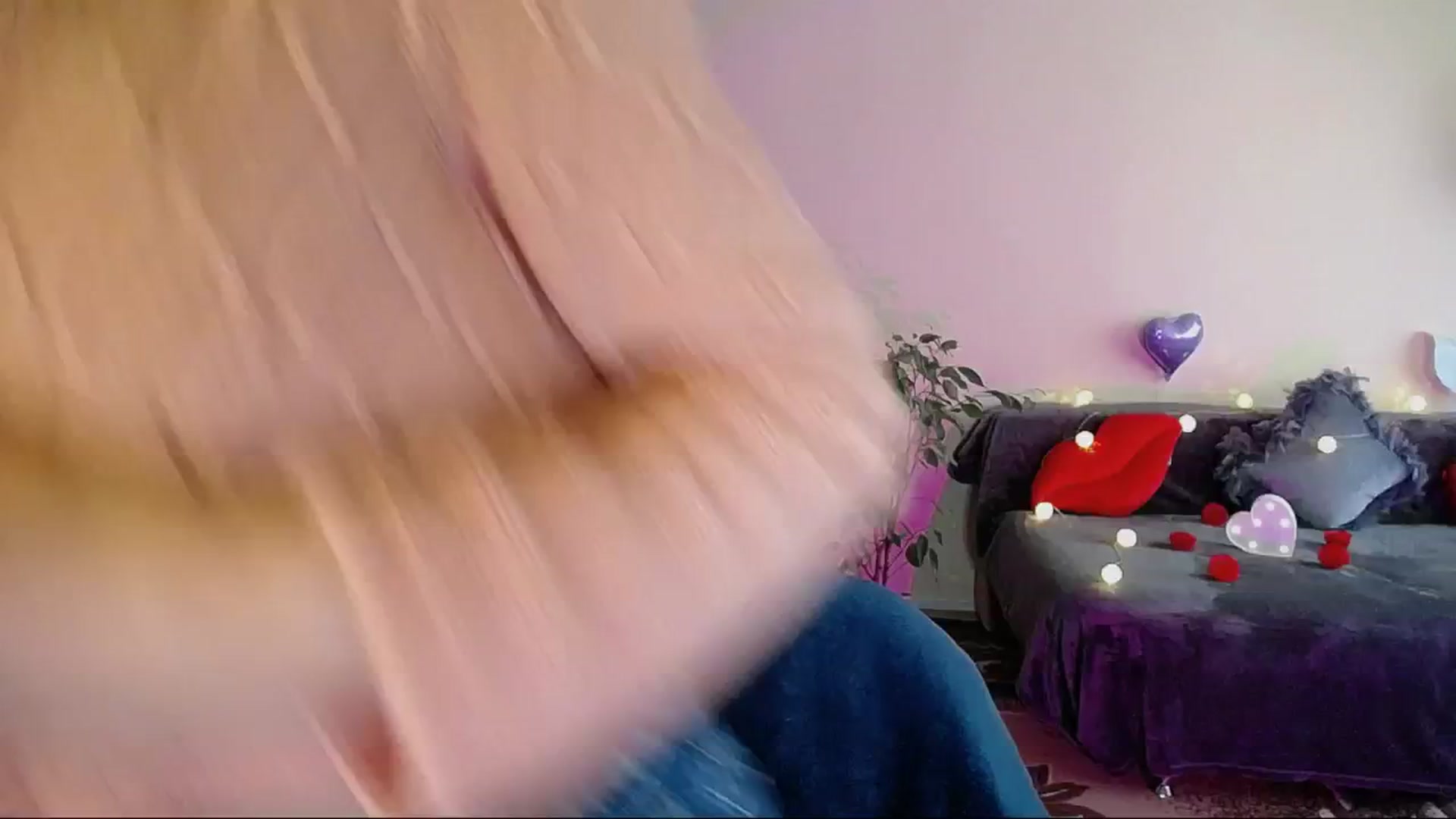 Gallery image thumbnail from Sunshine_alis's myfreecams stream on, 05/19/2025, 16:41 image 11 of 20