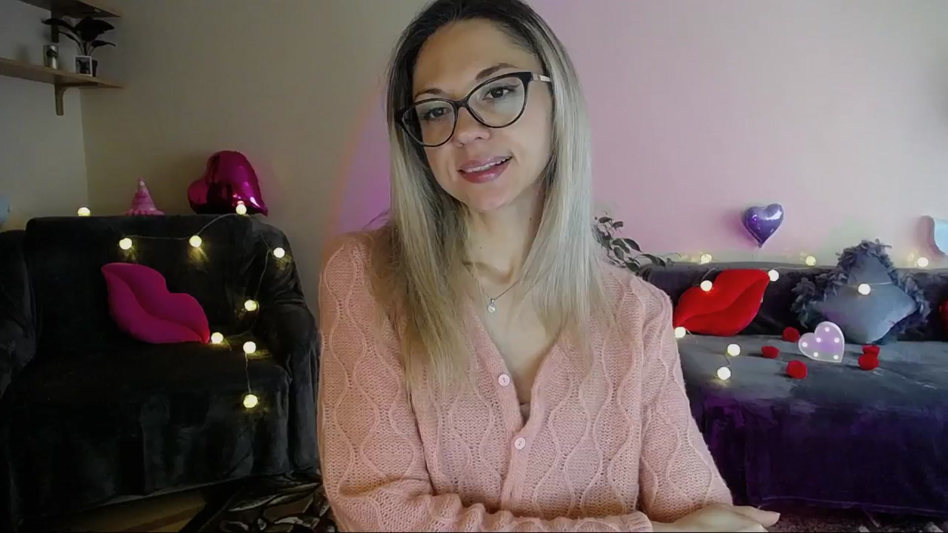 Gallery image thumbnail from Sunshine_alis's myfreecams stream on, 05/19/2025, 16:41 image 2 of 20
