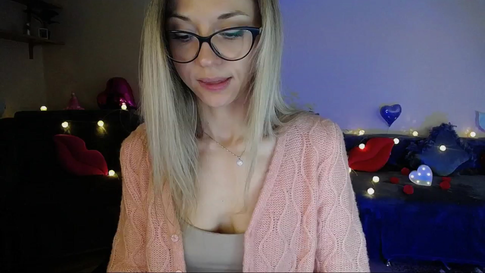 Gallery image thumbnail from Sunshine_alis's myfreecams stream on, 05/19/2025, 17:54 image 19 of 20