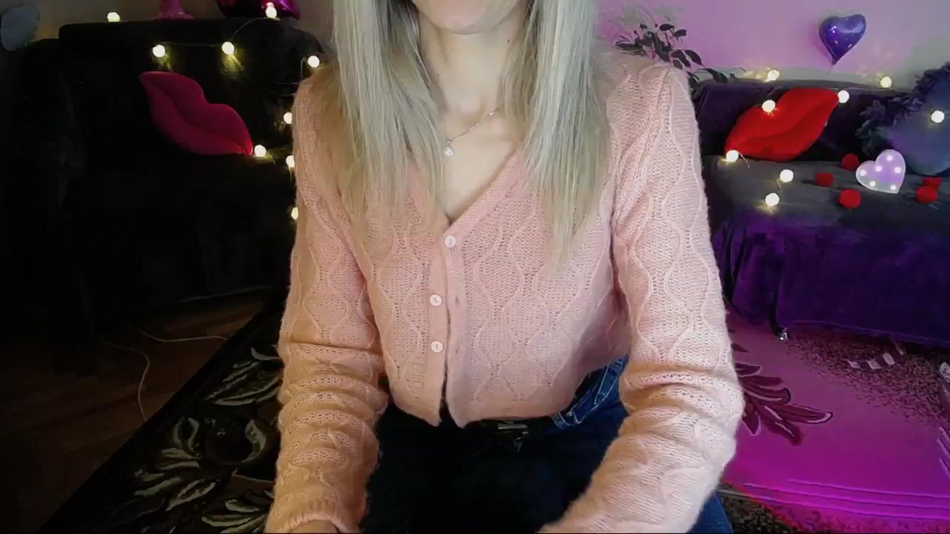 Gallery image thumbnail from Sunshine_alis's myfreecams stream on, 05/19/2025, 17:54 image 5 of 20