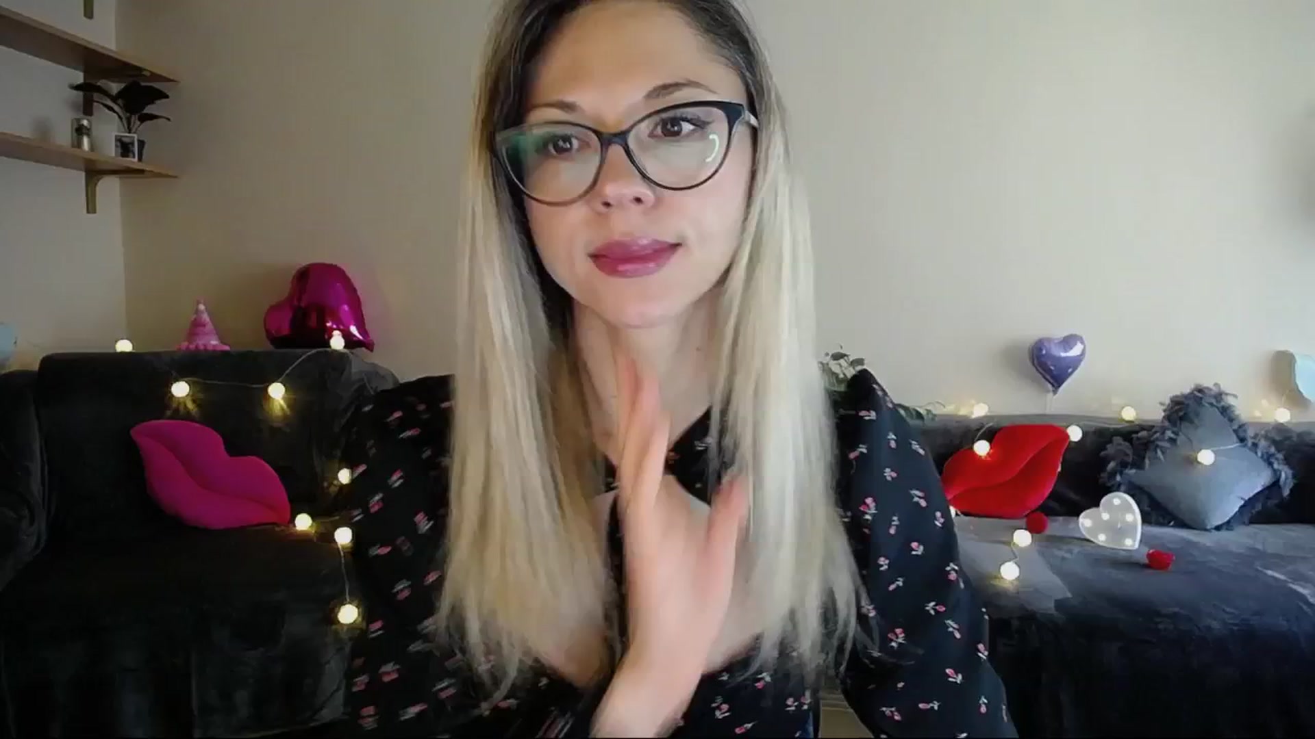 Gallery image thumbnail from Sunshine_alis's myfreecams stream on, 05/20/2025, 16:17 image 3 of 20