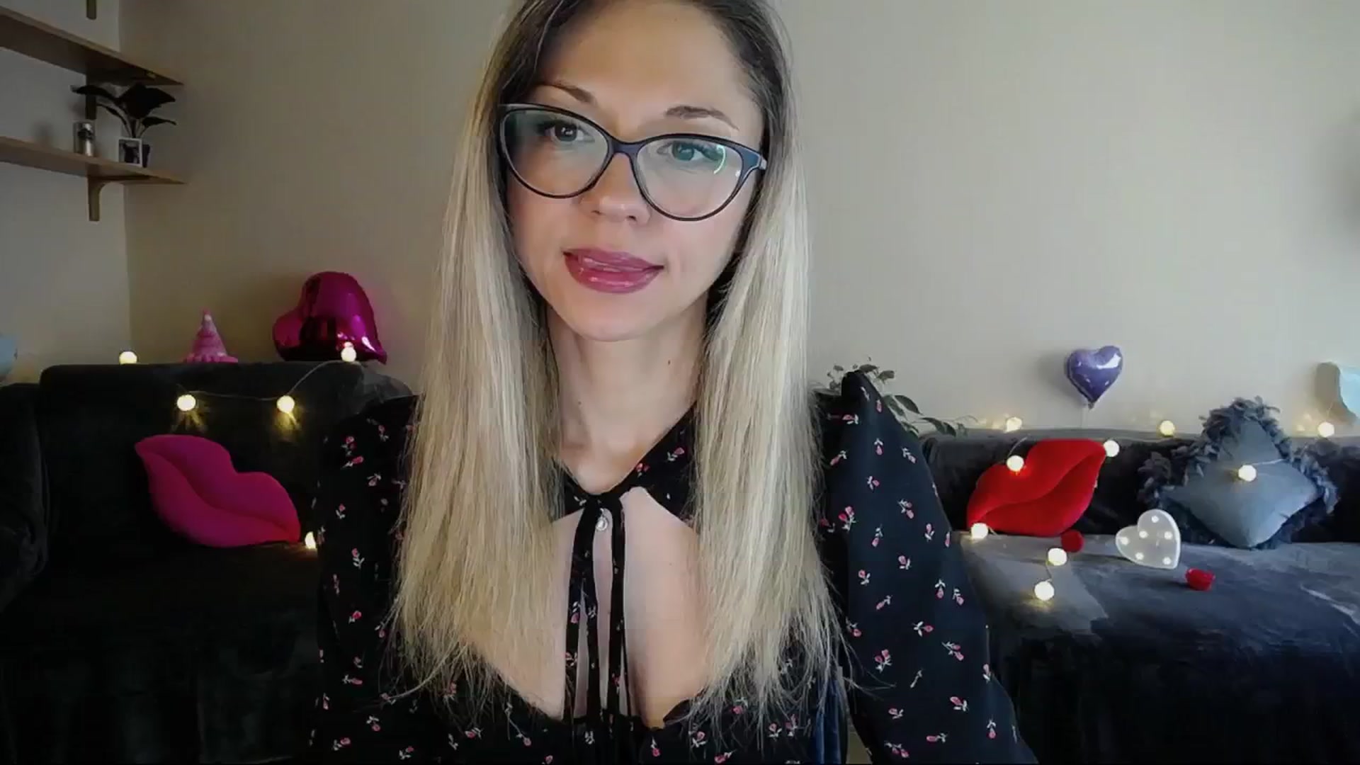 Gallery image thumbnail from Sunshine_alis's myfreecams stream on, 05/20/2025, 16:17 image 4 of 20
