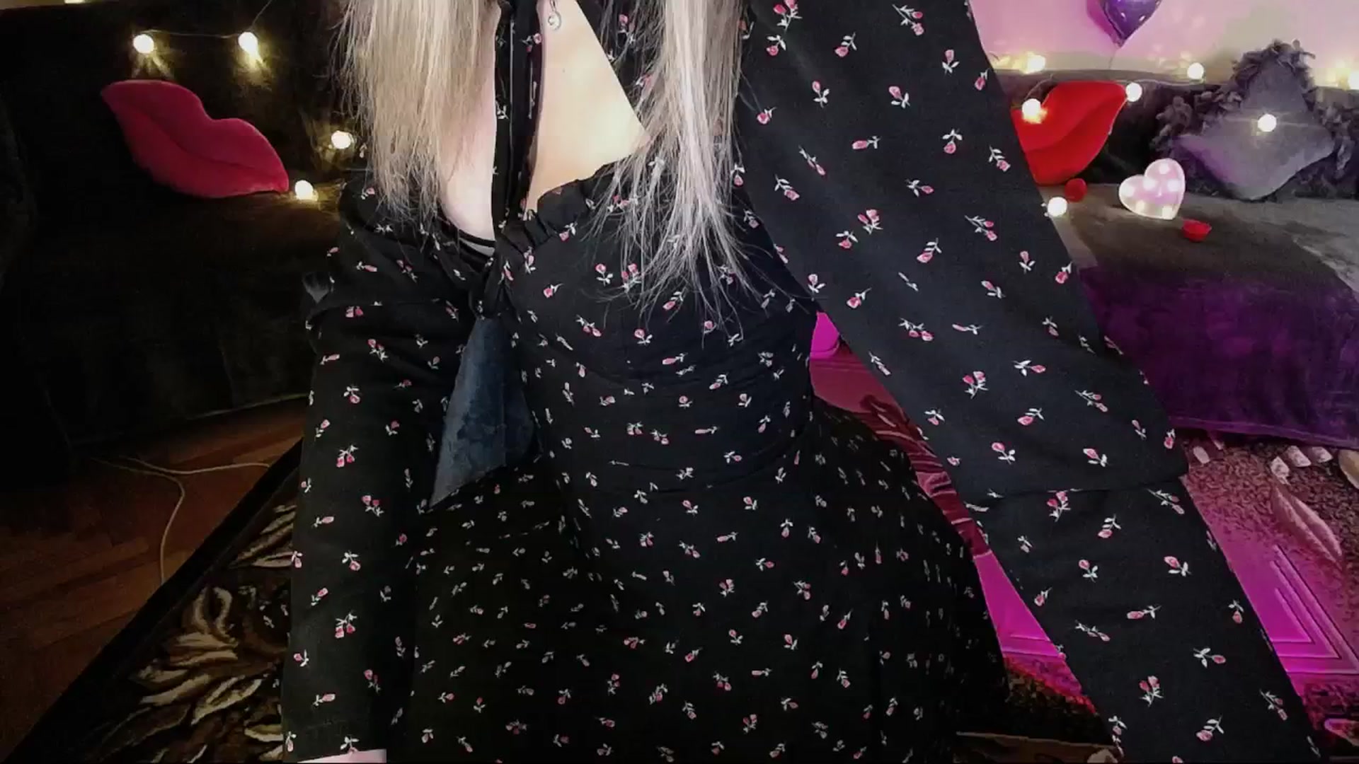 Gallery image thumbnail from Sunshine_alis's myfreecams stream on, 05/20/2025, 18:25 image 19 of 20