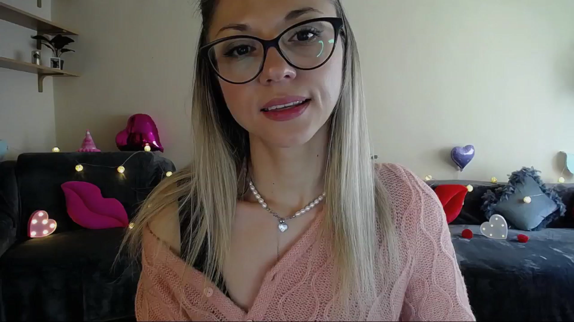 Gallery image thumbnail from Sunshine_alis's myfreecams stream on, 05/21/2025, 14:49 image 5 of 20
