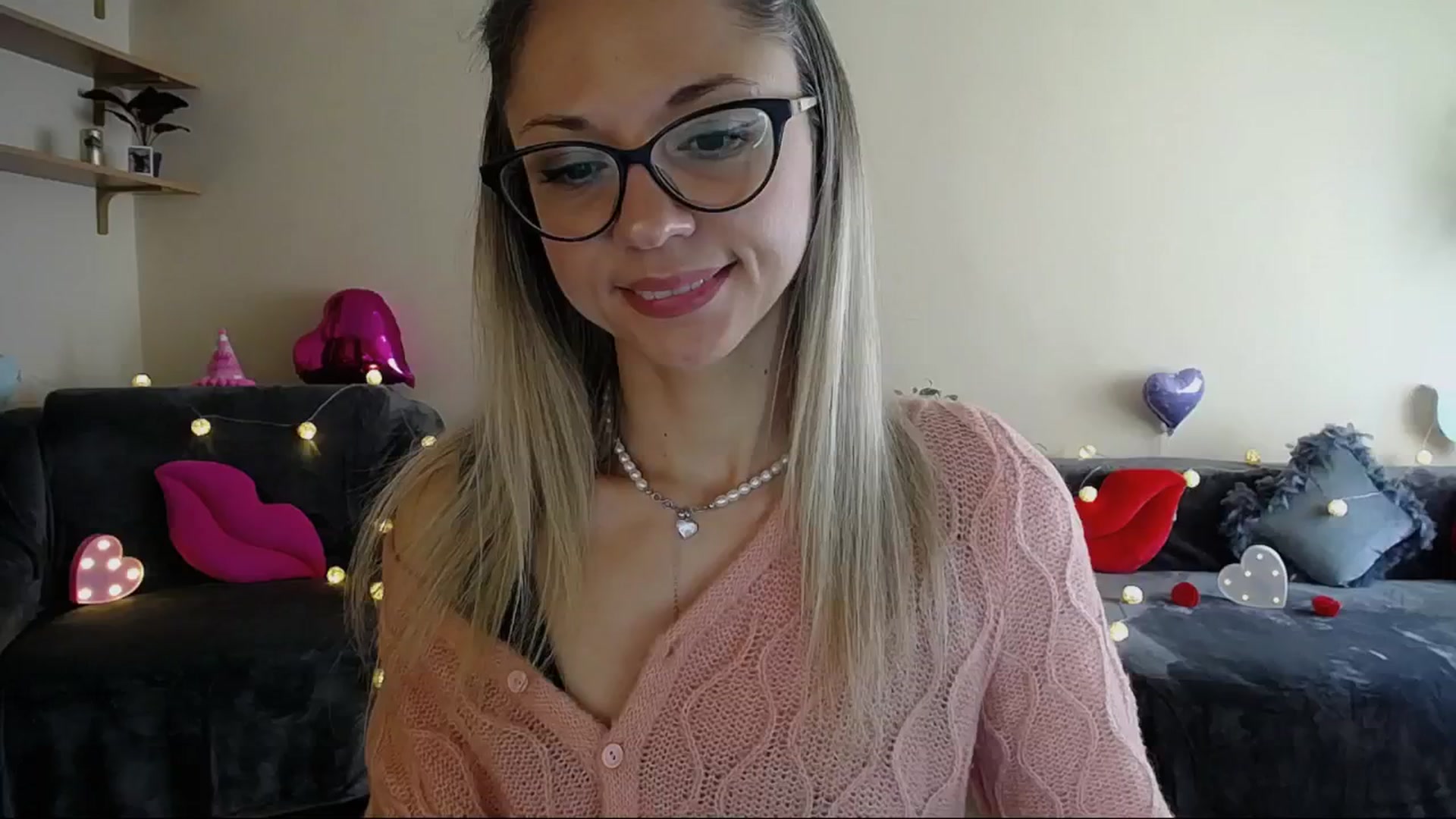 Gallery image thumbnail from Sunshine_alis's myfreecams stream on, 05/21/2025, 14:49 image 8 of 20