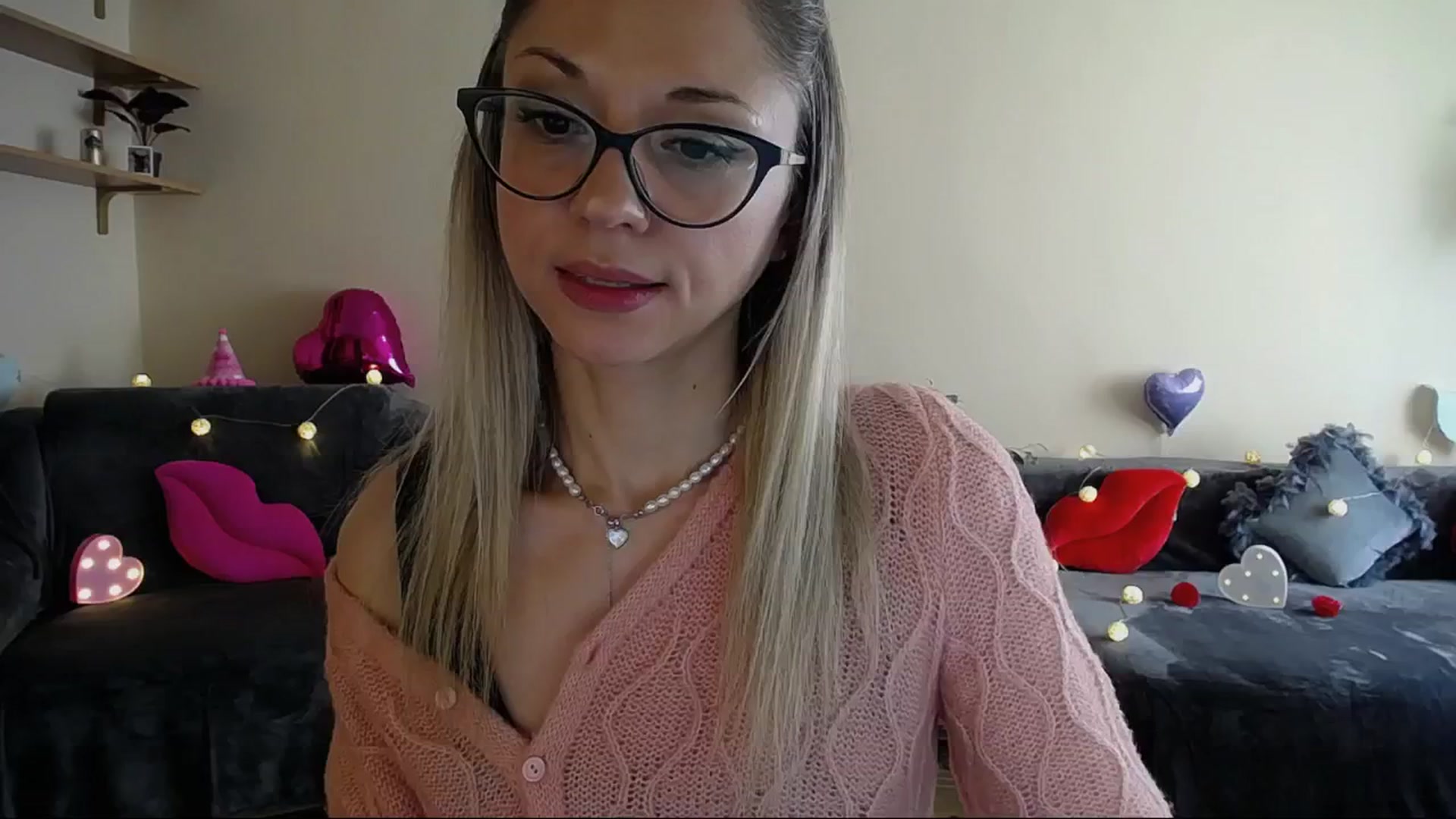 Gallery image thumbnail from Sunshine_alis's myfreecams stream on, 05/21/2025, 14:49 image 16 of 20