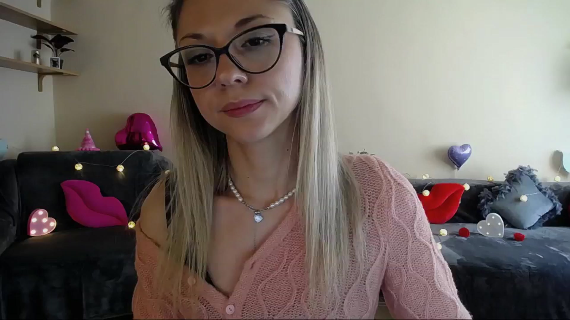 Gallery image thumbnail from Sunshine_alis's myfreecams stream on, 05/21/2025, 14:49 image 12 of 20