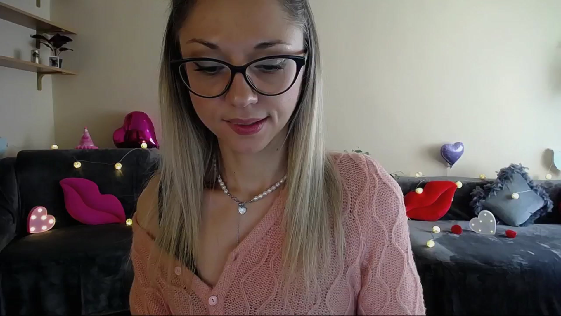 Gallery image thumbnail from Sunshine_alis's myfreecams stream on, 05/21/2025, 14:49 image 15 of 20