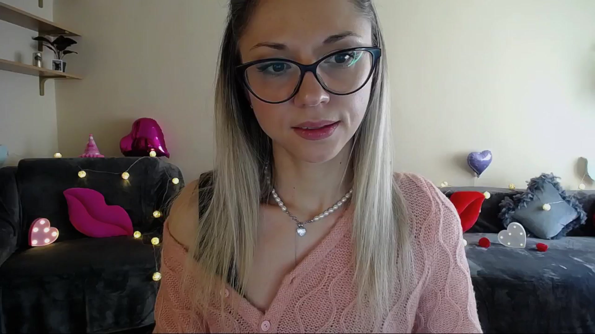Gallery image thumbnail from Sunshine_alis's myfreecams stream on, 05/21/2025, 14:49 image 11 of 20