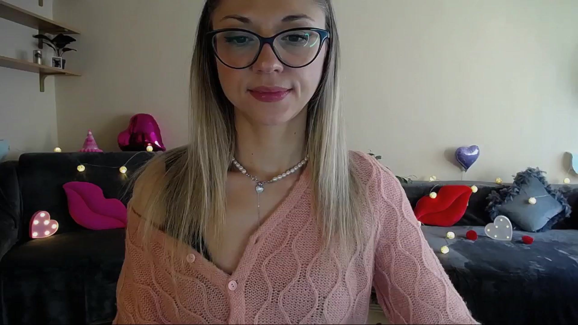 Gallery image thumbnail from Sunshine_alis's myfreecams stream on, 05/21/2025, 14:49 image 1 of 20