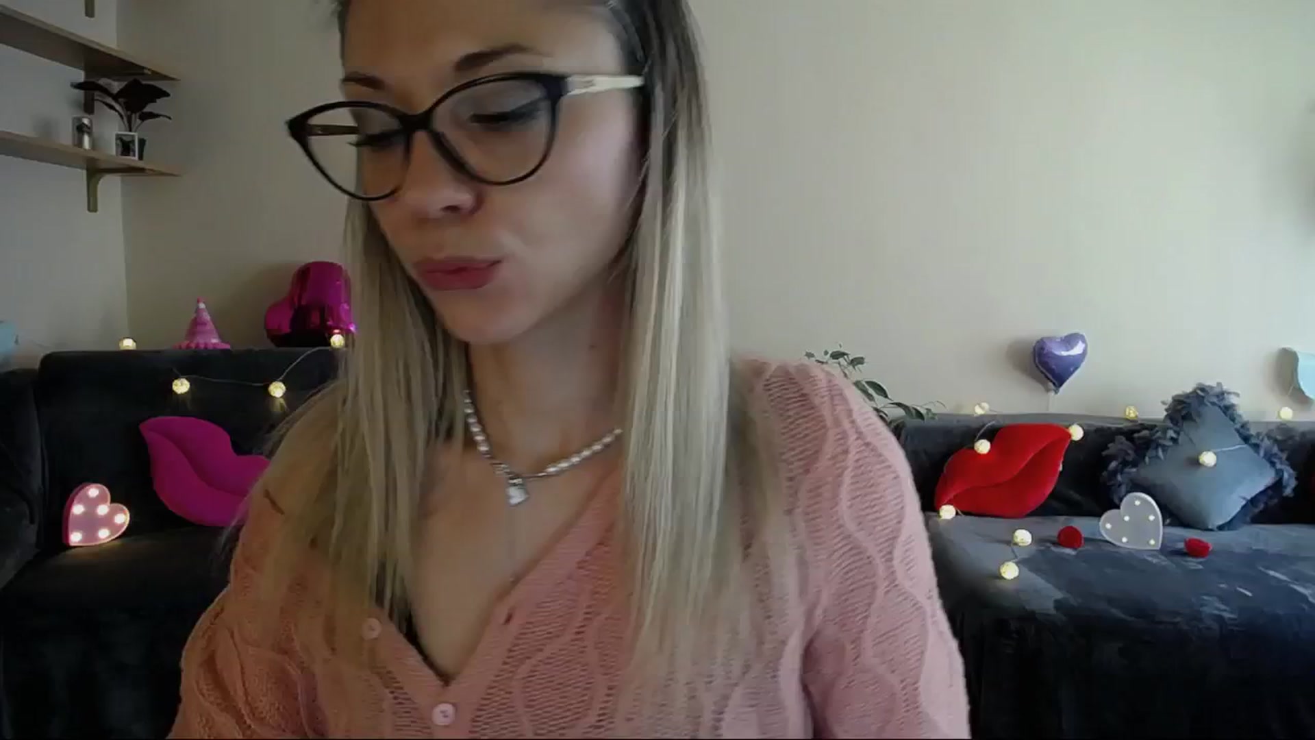 Gallery image thumbnail from Sunshine_alis's myfreecams stream on, 05/21/2025, 14:49 image 2 of 20