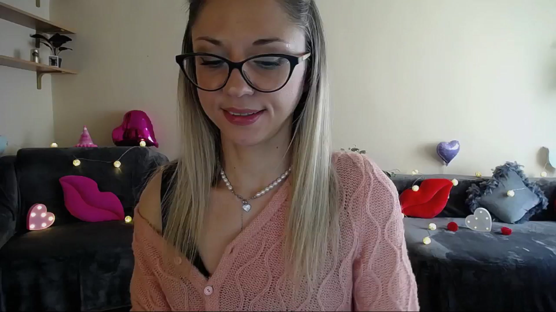 Gallery image thumbnail from Sunshine_alis's myfreecams stream on, 05/21/2025, 14:49 image 20 of 20