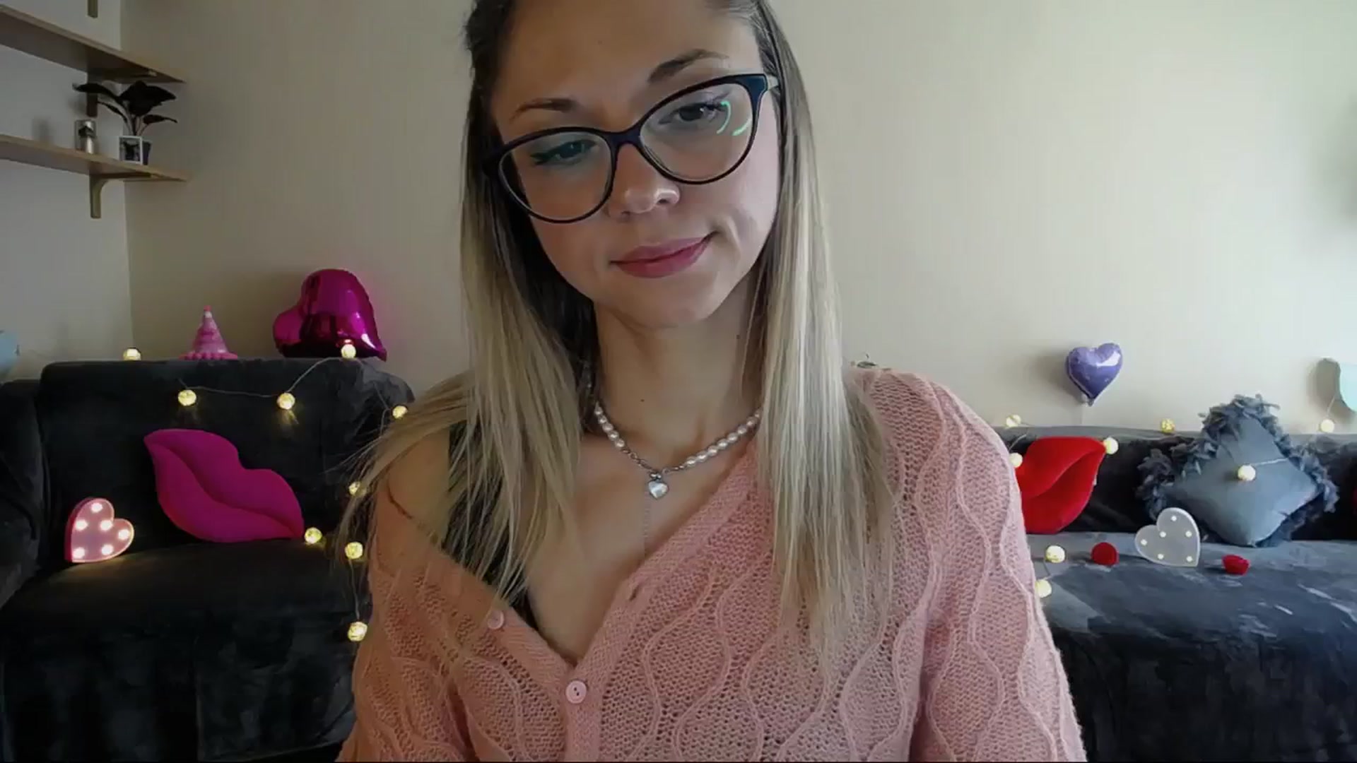 Gallery image thumbnail from Sunshine_alis's myfreecams stream on, 05/21/2025, 14:49 image 7 of 20