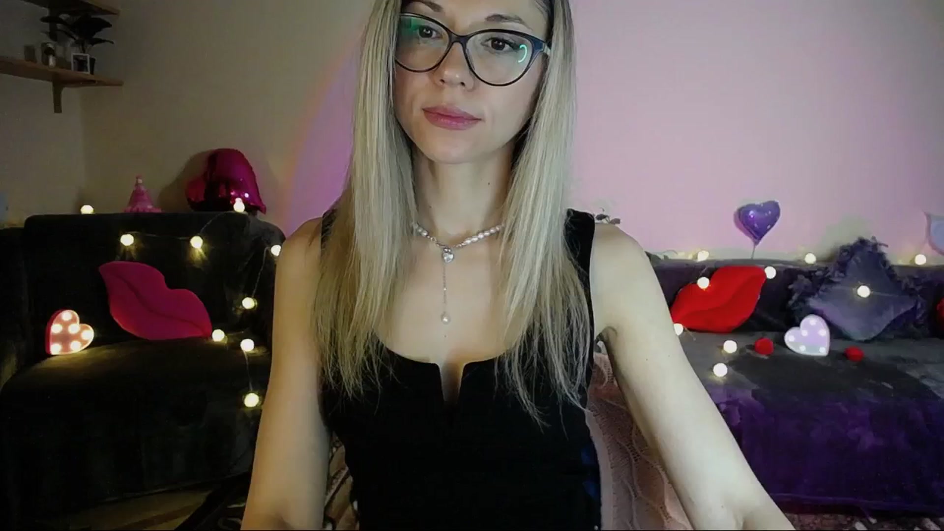 Gallery image thumbnail from Sunshine_alis's myfreecams stream on, 05/21/2025, 19:21 image 20 of 20